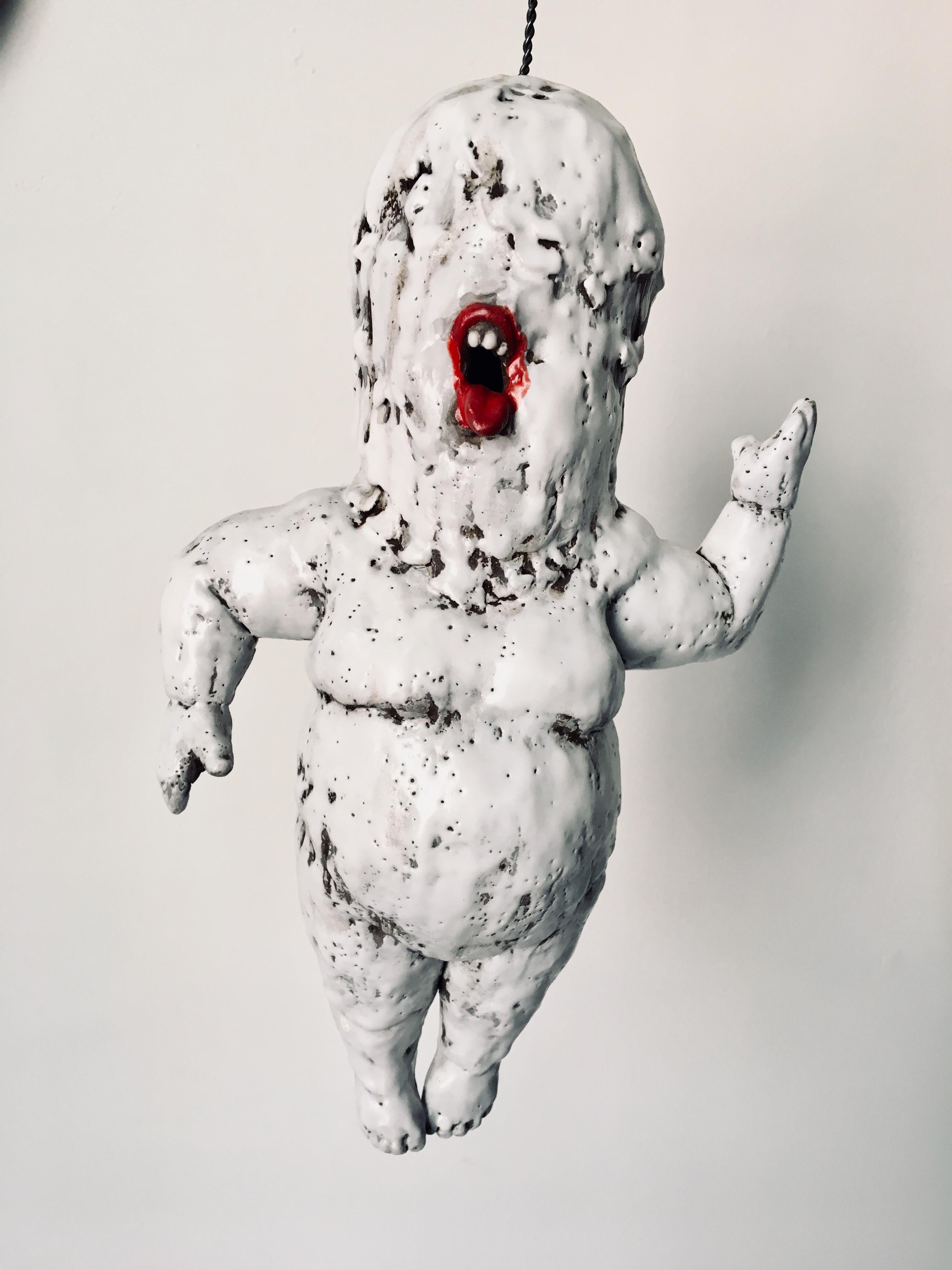 Escultura colgante de cerámica: 'Hang III en venta 2