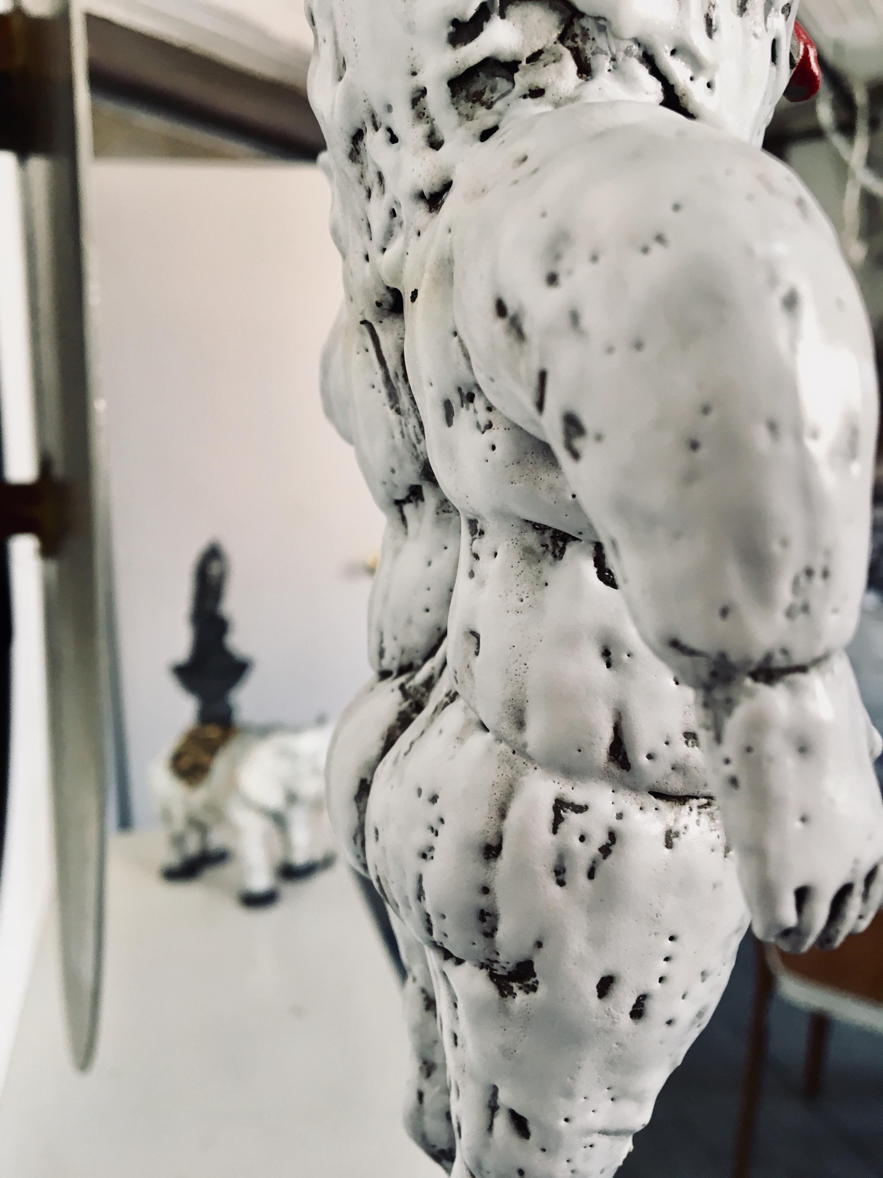 Escultura colgante de cerámica: 'Hang III en venta 3