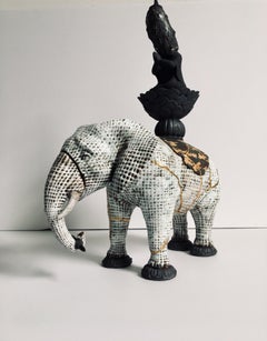 Scultura in ceramica di elefante: 'Samantabhadra' (Danza per il Degno Universale)