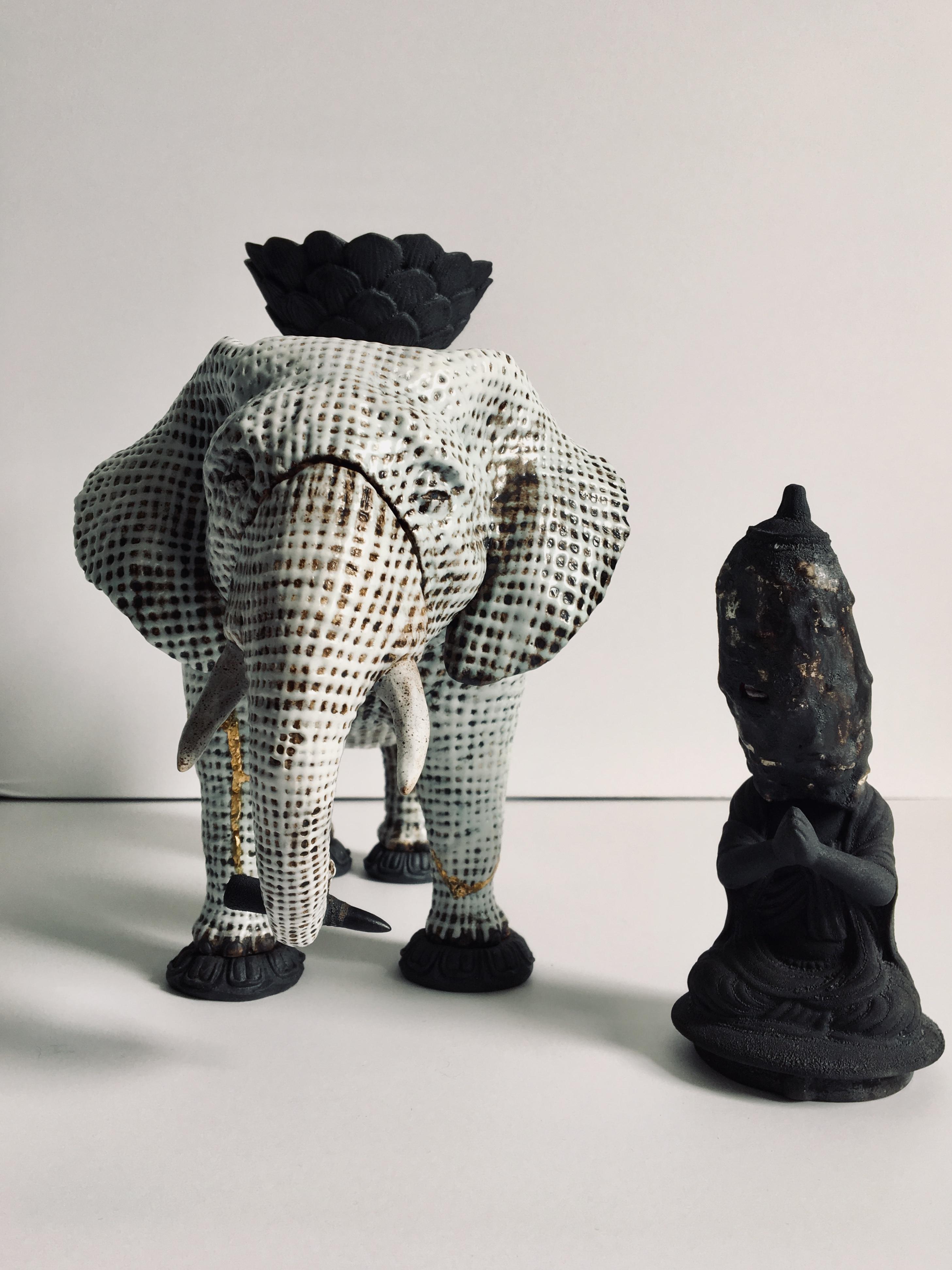 Keramik-Skulptur eines Elefanten: Samantabhadra (Sanskirt für Universal Worthy) (Zeitgenössisch), Sculpture, von Kenjiro Kitade