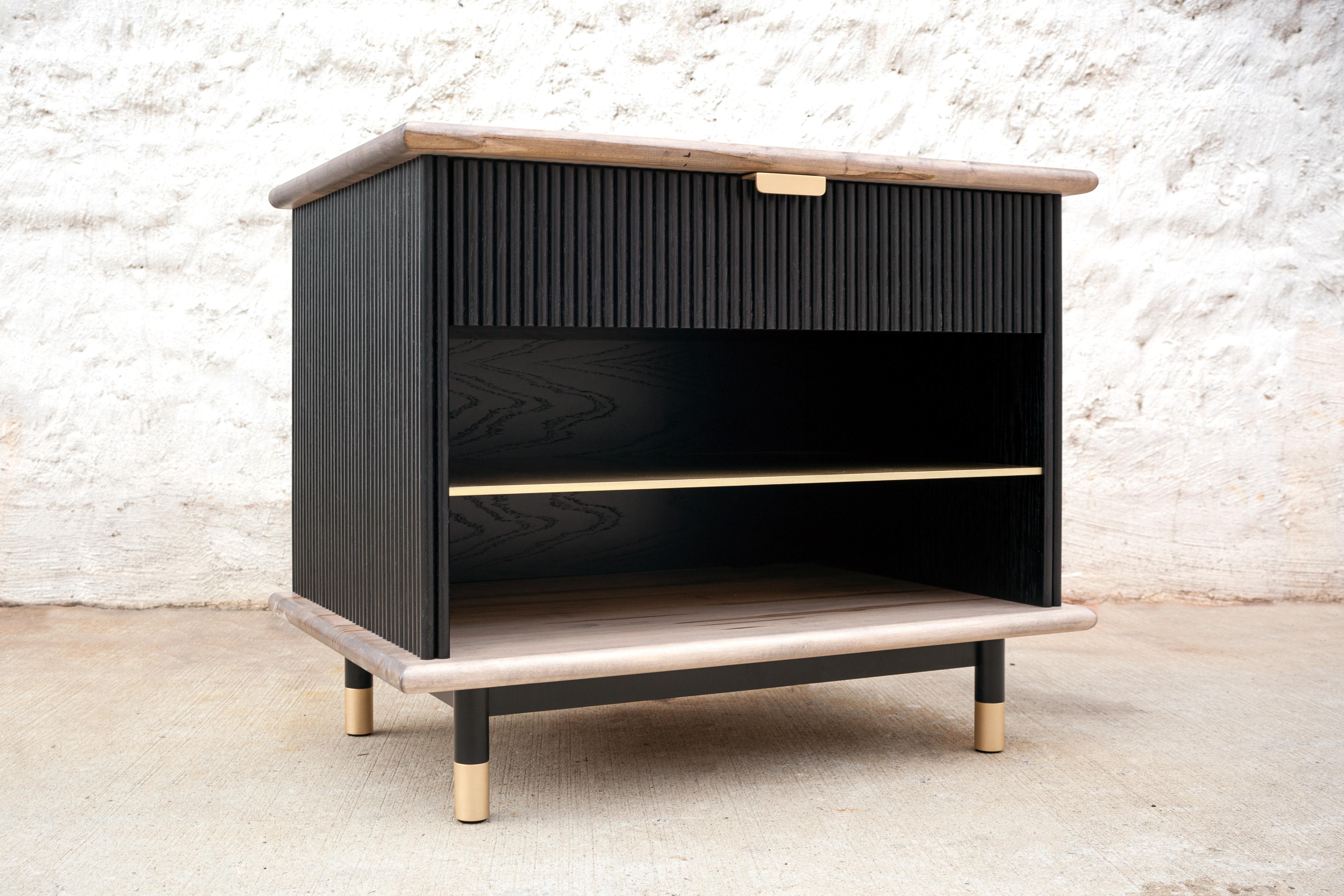 Américain Table d'appoint Kenmare 66,04 cm, bois et métal personnalisables  en vente