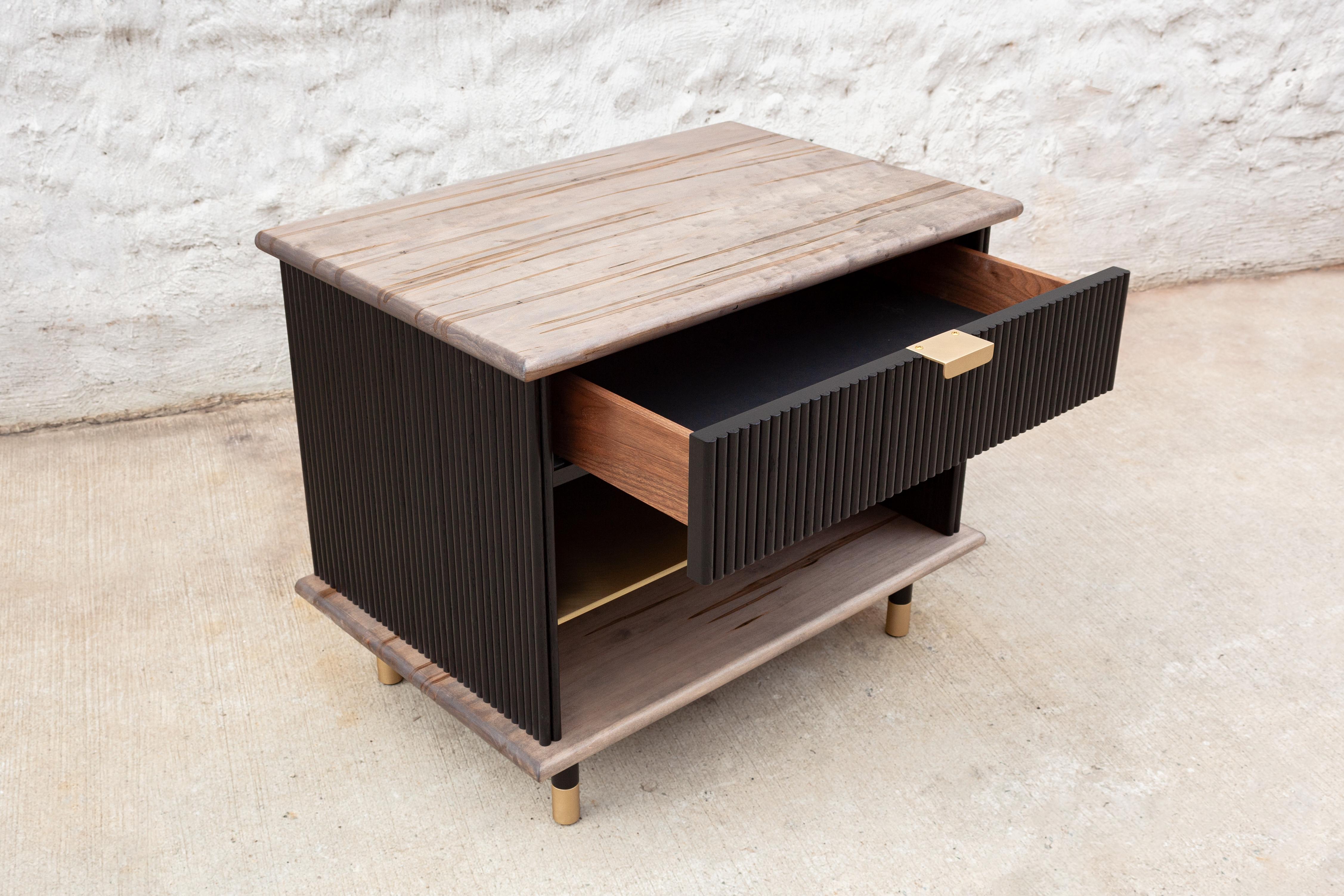 XXIe siècle et contemporain Table d'appoint Kenmare 66,04 cm, bois et métal personnalisables  en vente
