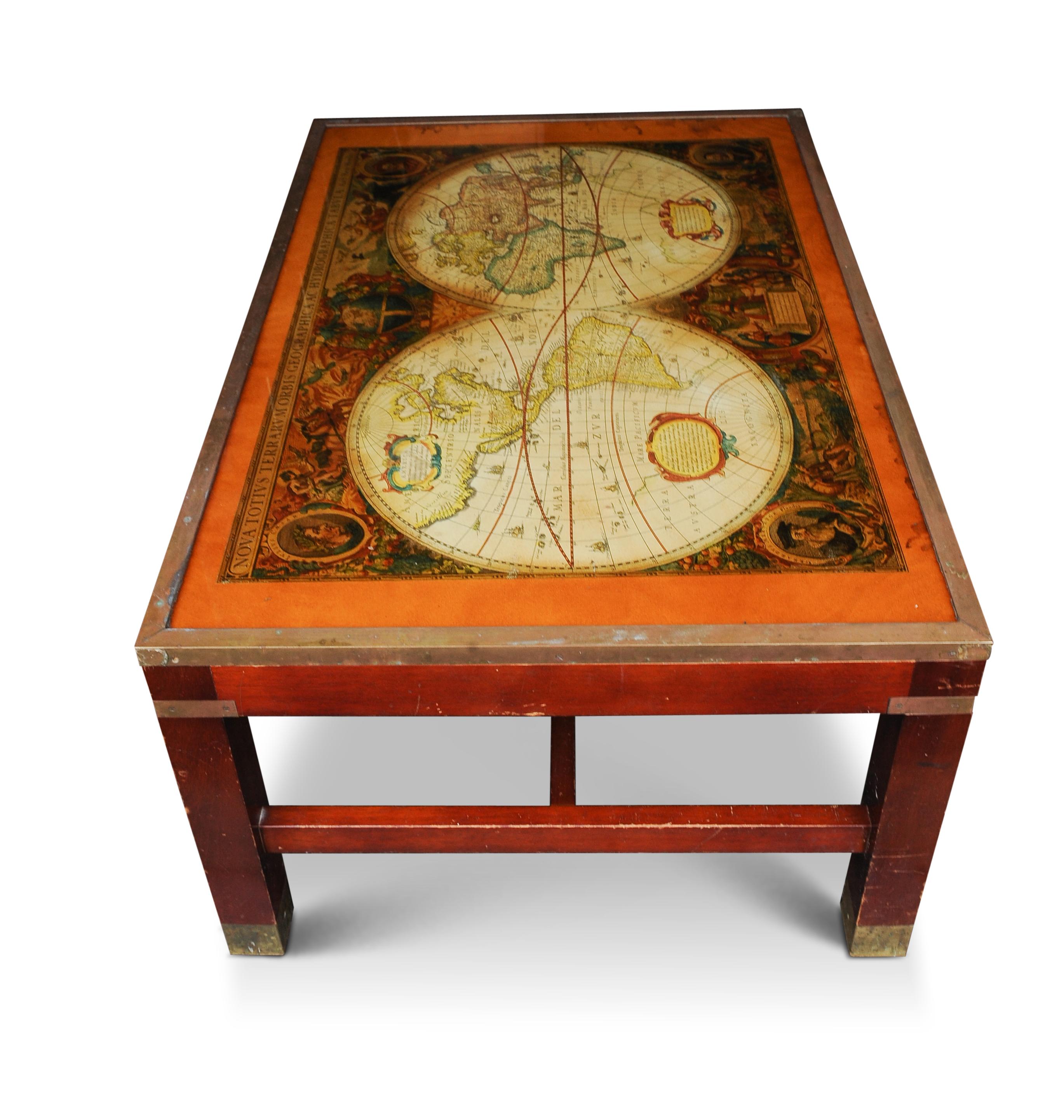 Britannique Kennedy for Harrods Brass Bound Military Campaign Glazed Coffee Table (Table à café émaillée de campagne militaire) en vente