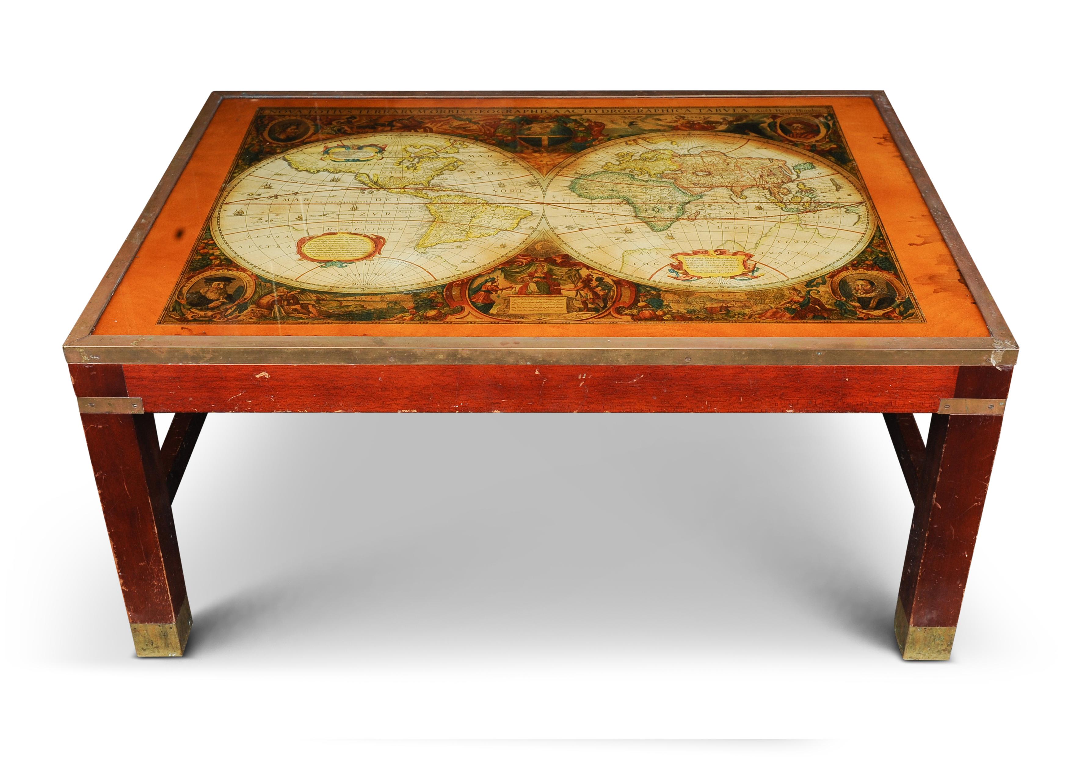 20ième siècle Kennedy for Harrods Brass Bound Military Campaign Glazed Coffee Table (Table à café émaillée de campagne militaire) en vente
