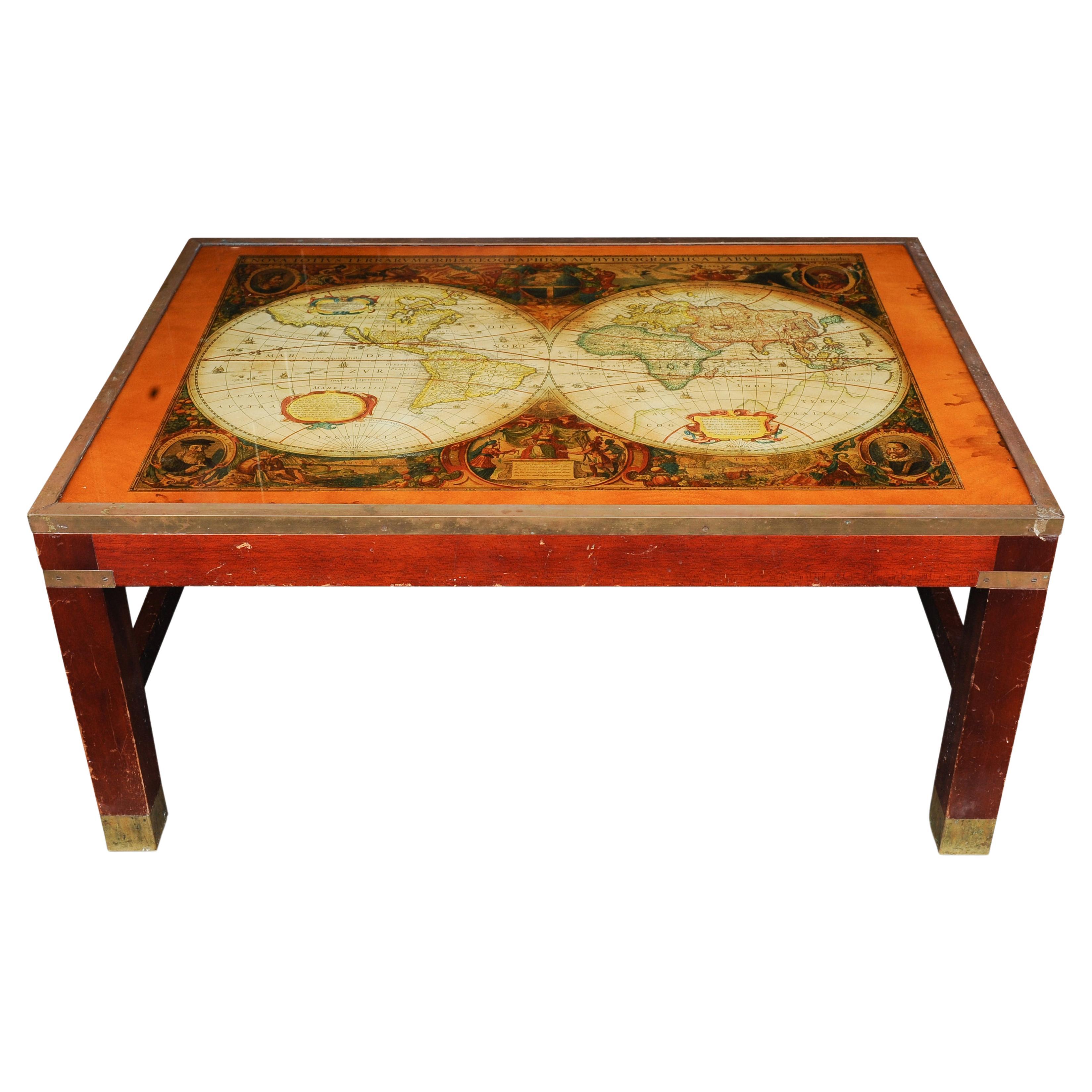 Kennedy for Harrods Brass Bound Military Campaign Glazed Coffee Table (Table à café émaillée de campagne militaire) en vente