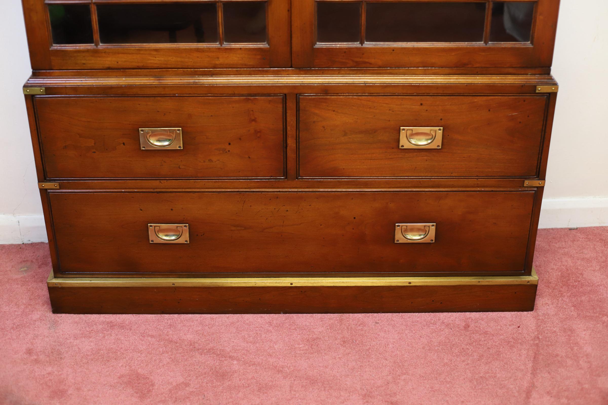 Kennedy Of Ipswich , Lovely Walnut And Brass Military Campaign Bookcase For Sale 10