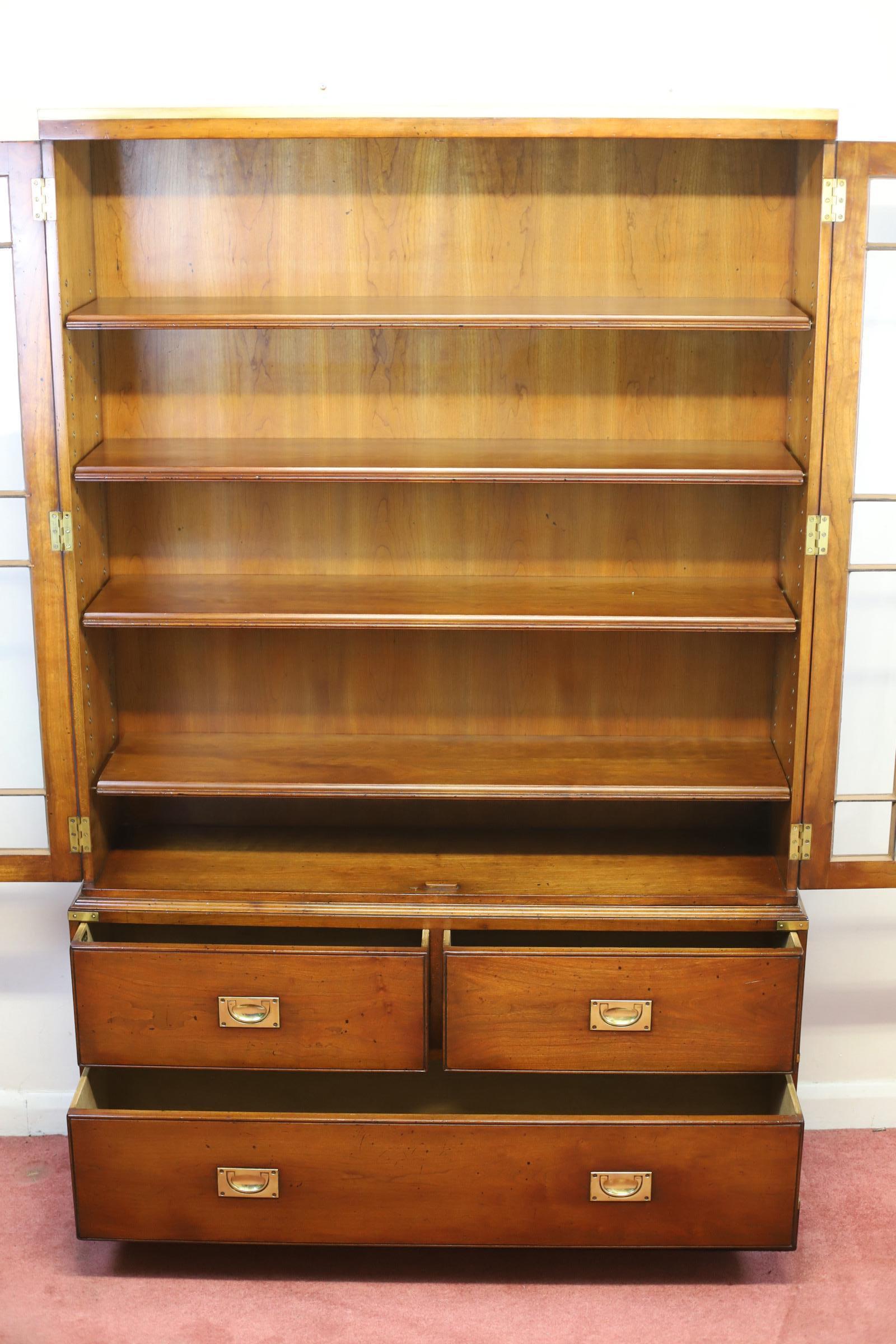 Kennedy Of Ipswich , Lovely Walnut And Brass Military Campaign Bookcase For Sale 12