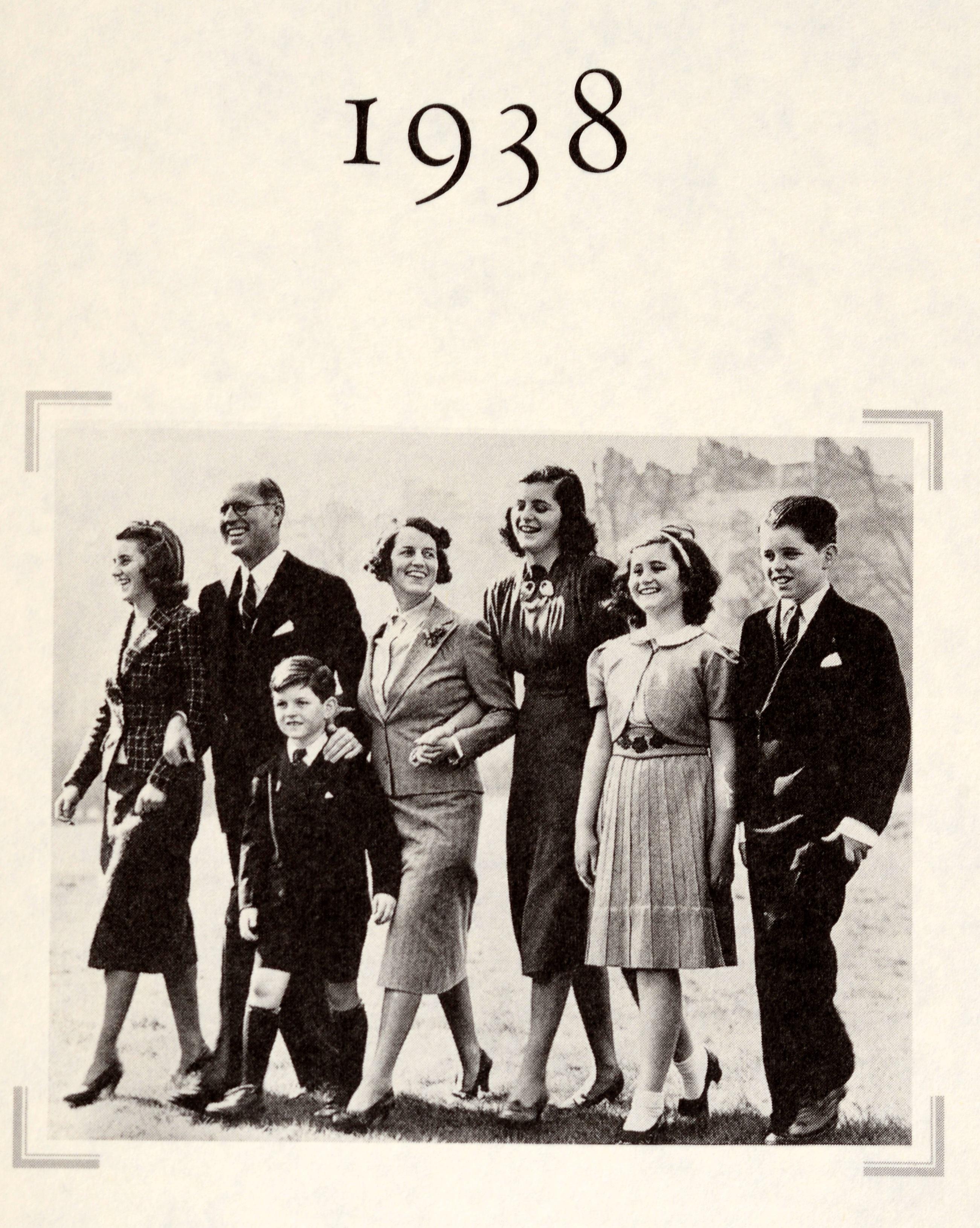 Kennedys Amidst the Gathering Storm : A 1000 Days in London, 1938-1940, signé   en vente 7