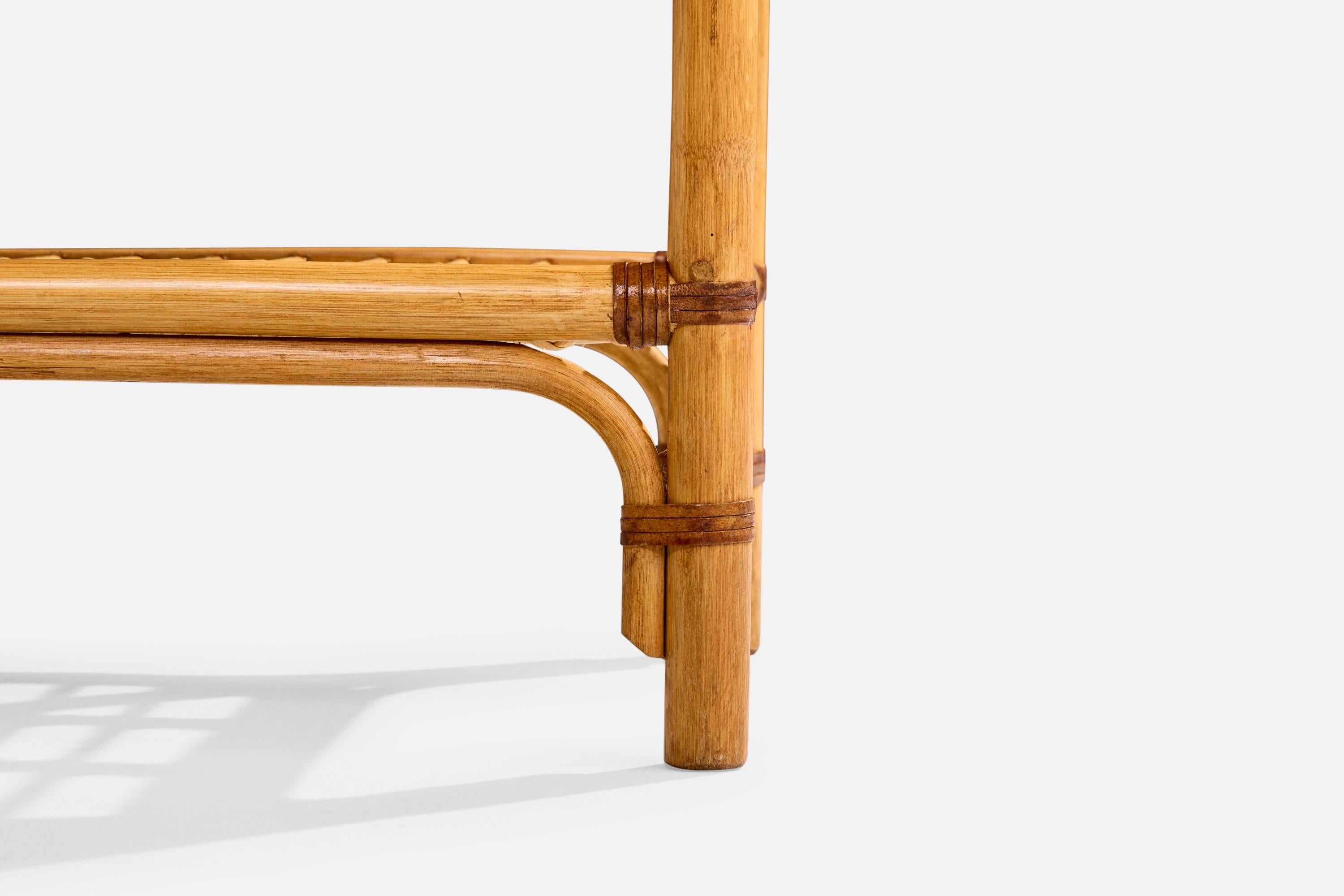Kenneth Bergenblad, Comodini, bambù, legno, rattan, ottone, Svezia, 1976 in vendita 4