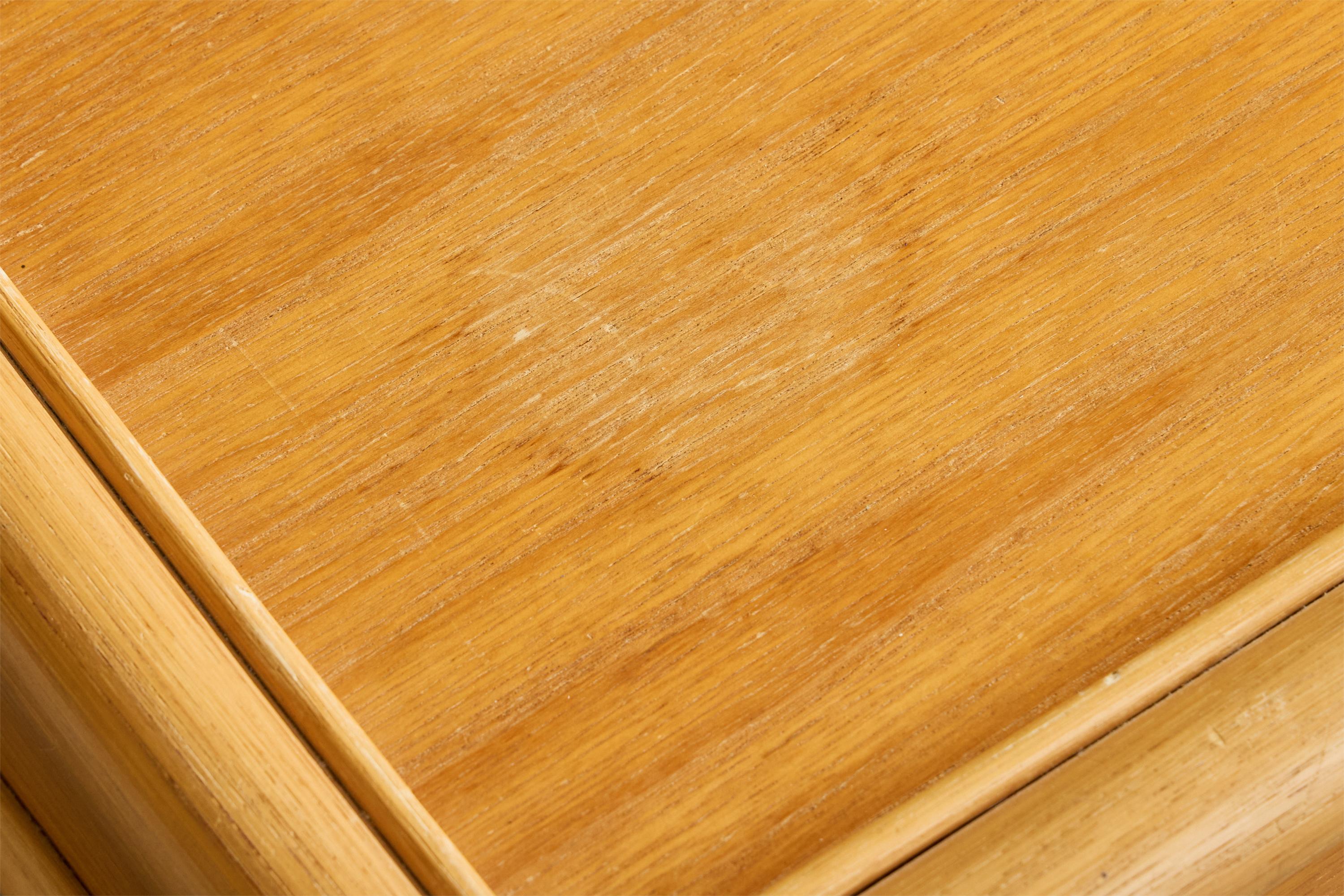 Kenneth Bergenblad, Comodini, bambù, legno, rattan, ottone, Svezia, 1976 in vendita 6