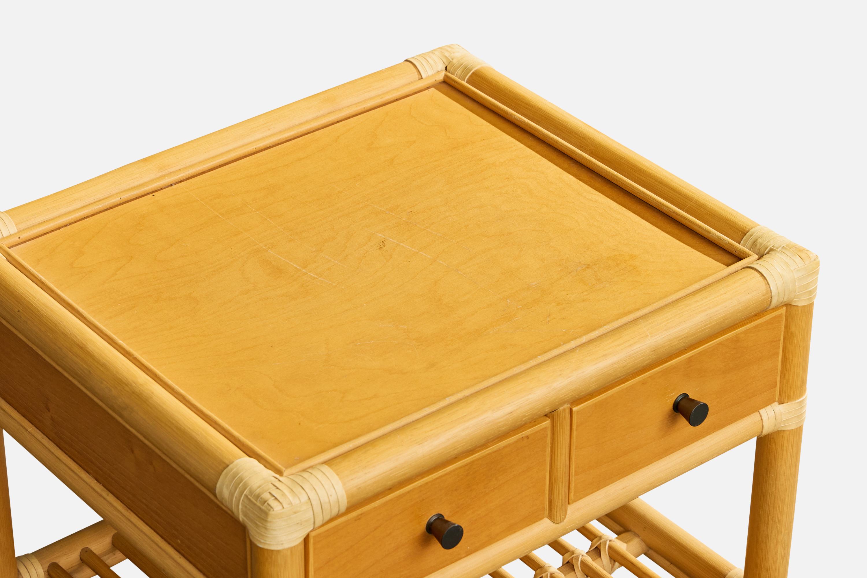 Kenneth Bergenblad, Comodini, bambù, legno, rattan, ottone, Svezia, 1976 in vendita 7