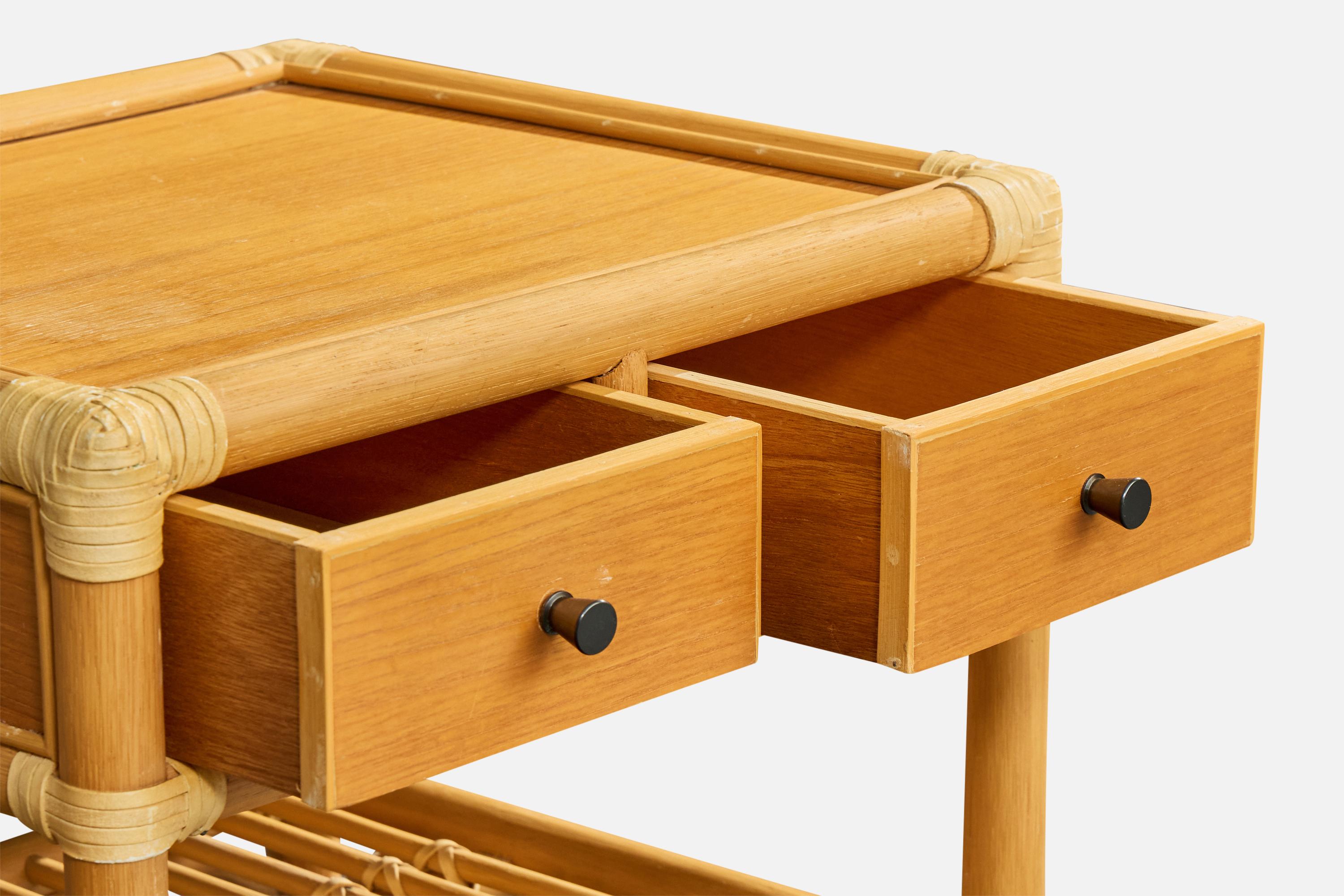 Kenneth Bergenblad, Comodini, bambù, legno, rattan, ottone, Svezia, 1976 in vendita 1