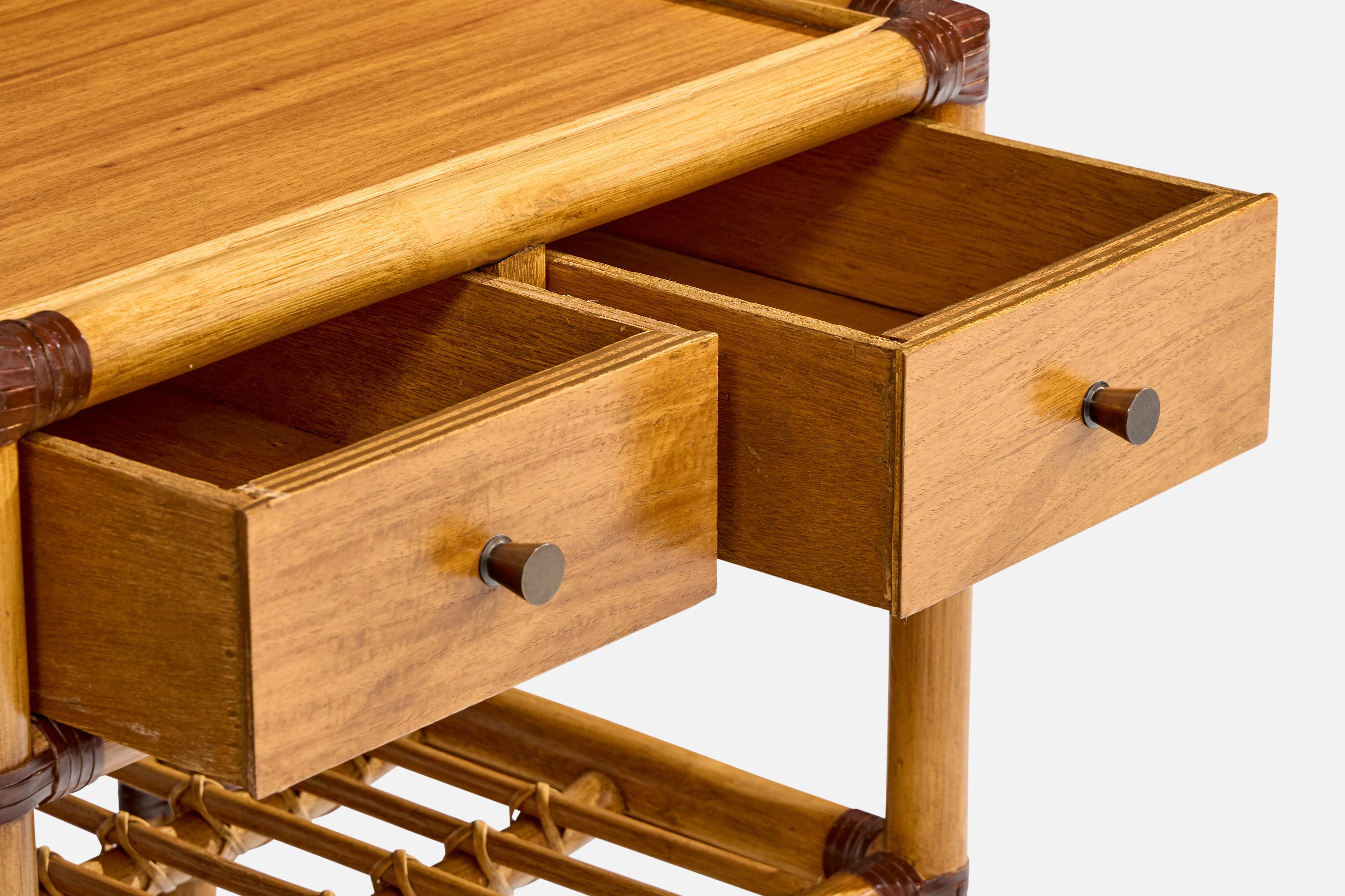 Kenneth Bergenblad, Comodini, bambù, legno, rattan, ottone, Svezia, 1976 in vendita 2