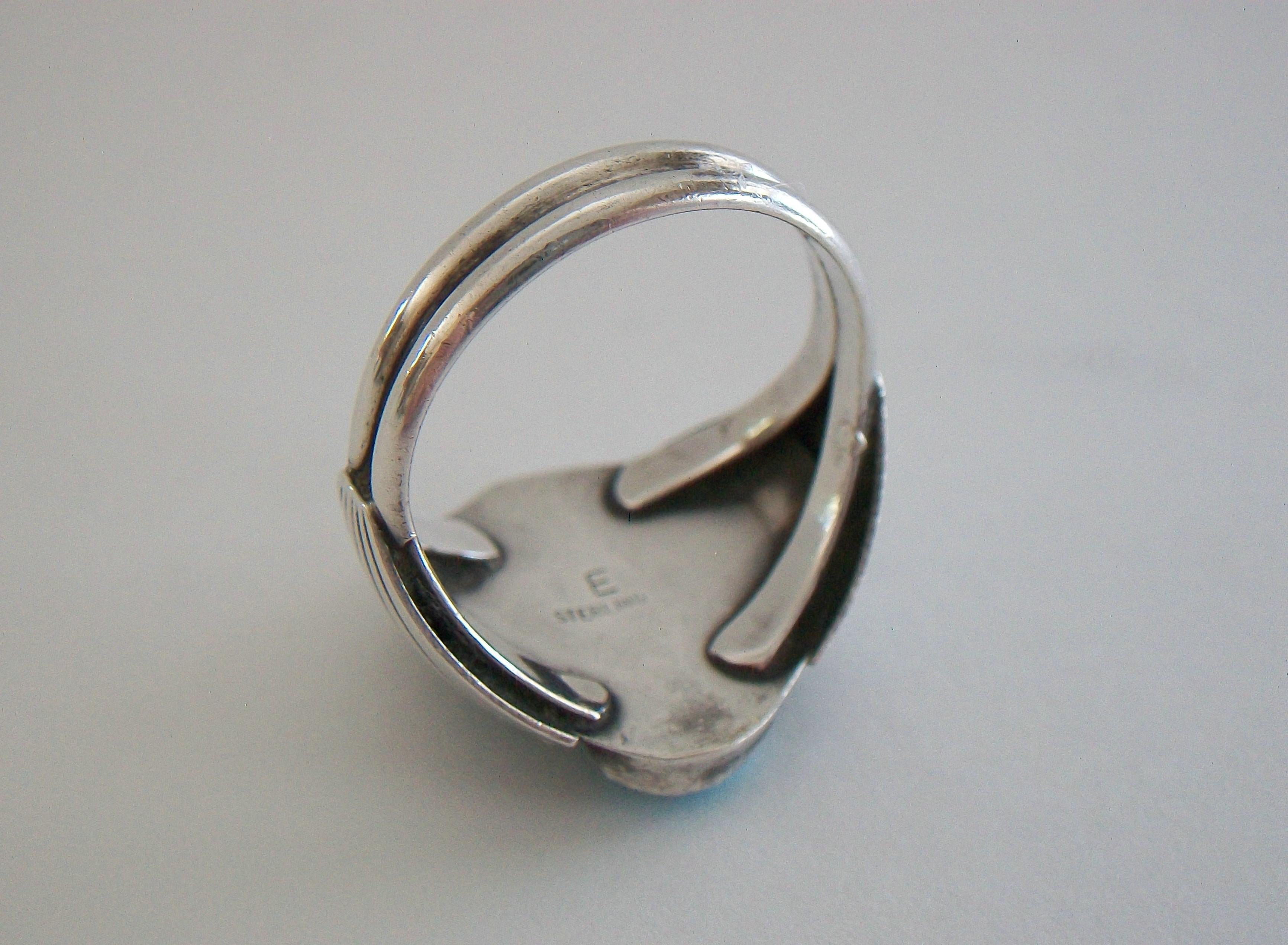 KENNETH ETSITTY - Anello in turchese Navajo e argento - Stati Uniti - Anni '70 circa in vendita 7