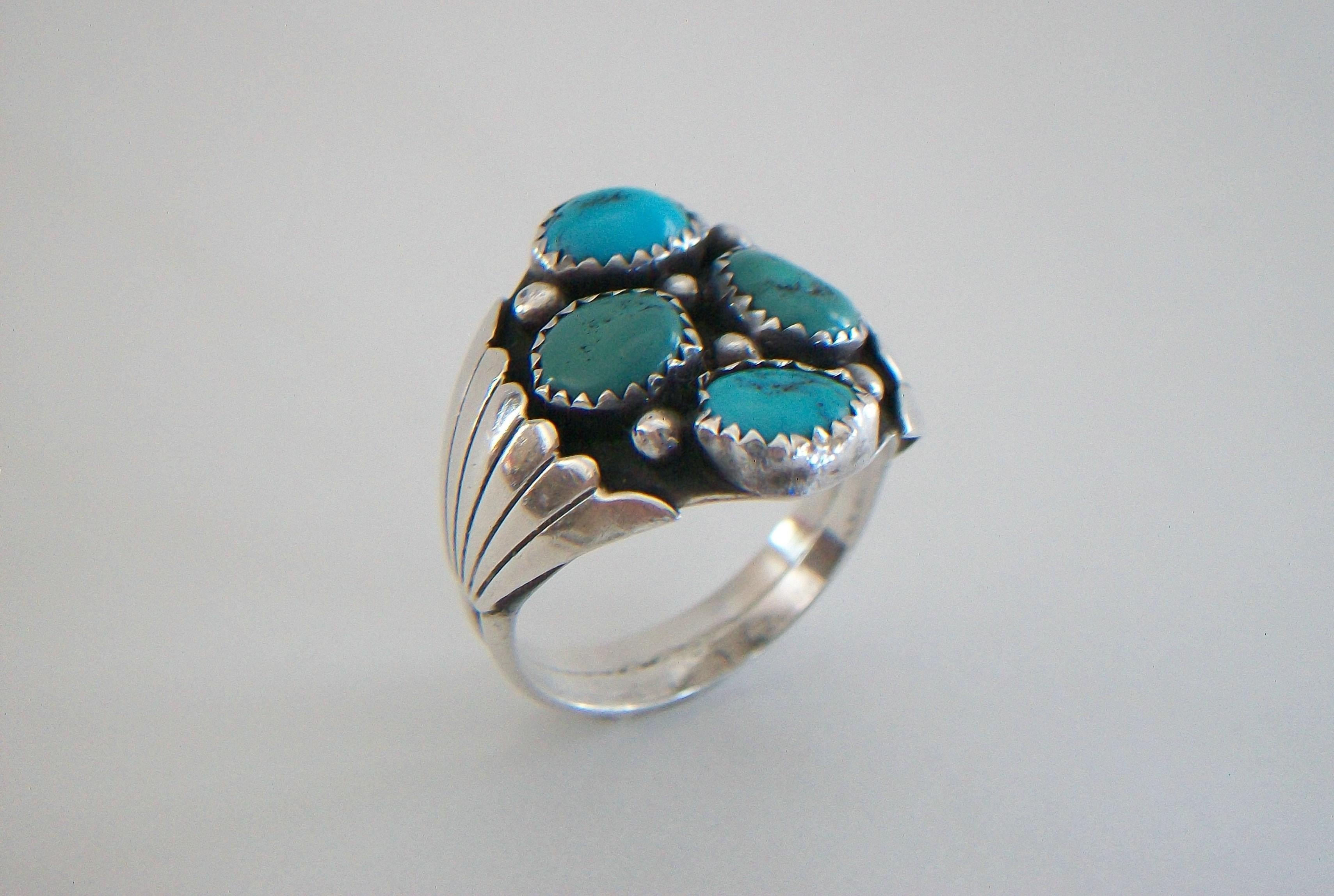 Nativo americano KENNETH ETSITTY - Anello in turchese Navajo e argento - Stati Uniti - Anni '70 circa in vendita