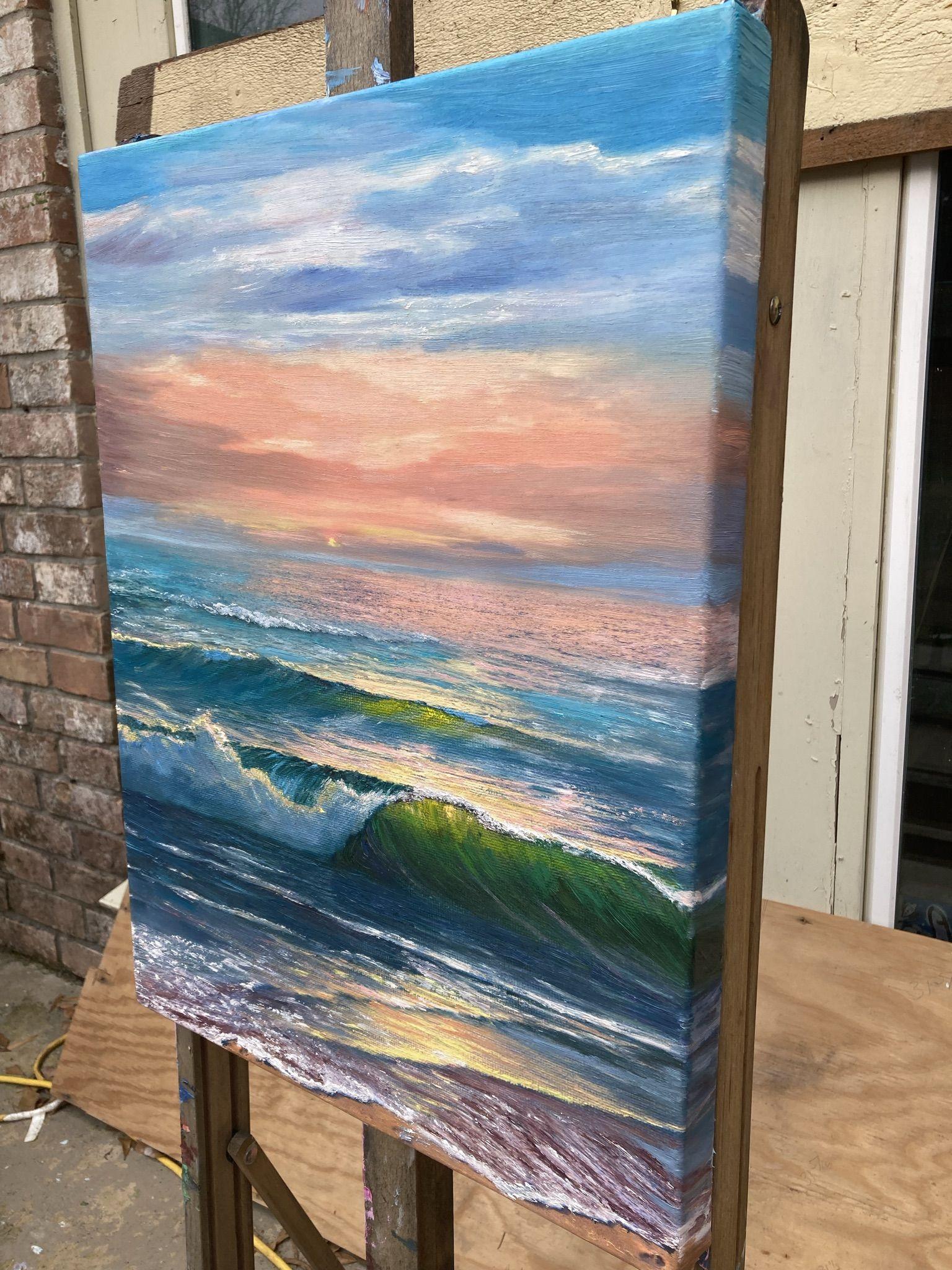 On peut presque entendre le fracas des vagues et on peut presque sentir la bruine fraîche et vibrante lorsque la mer rugit en retour avec ses vagues qui roulent et dégringolent sans cesse vers le rivage.    La peinture est exécutée dans le style