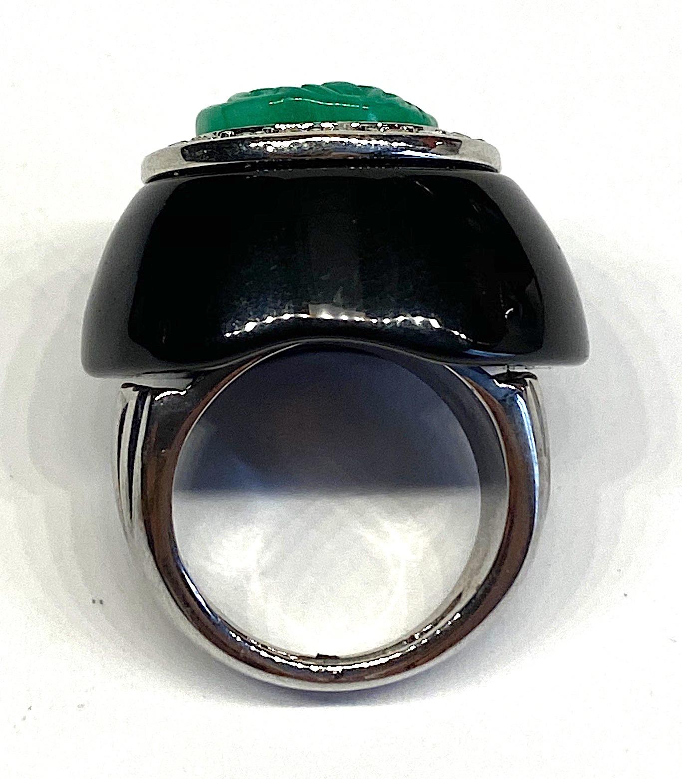 Kenneth Jay Lane 1980s Art Deco Black & Green Dome Ring In Good Condition In New York, NY