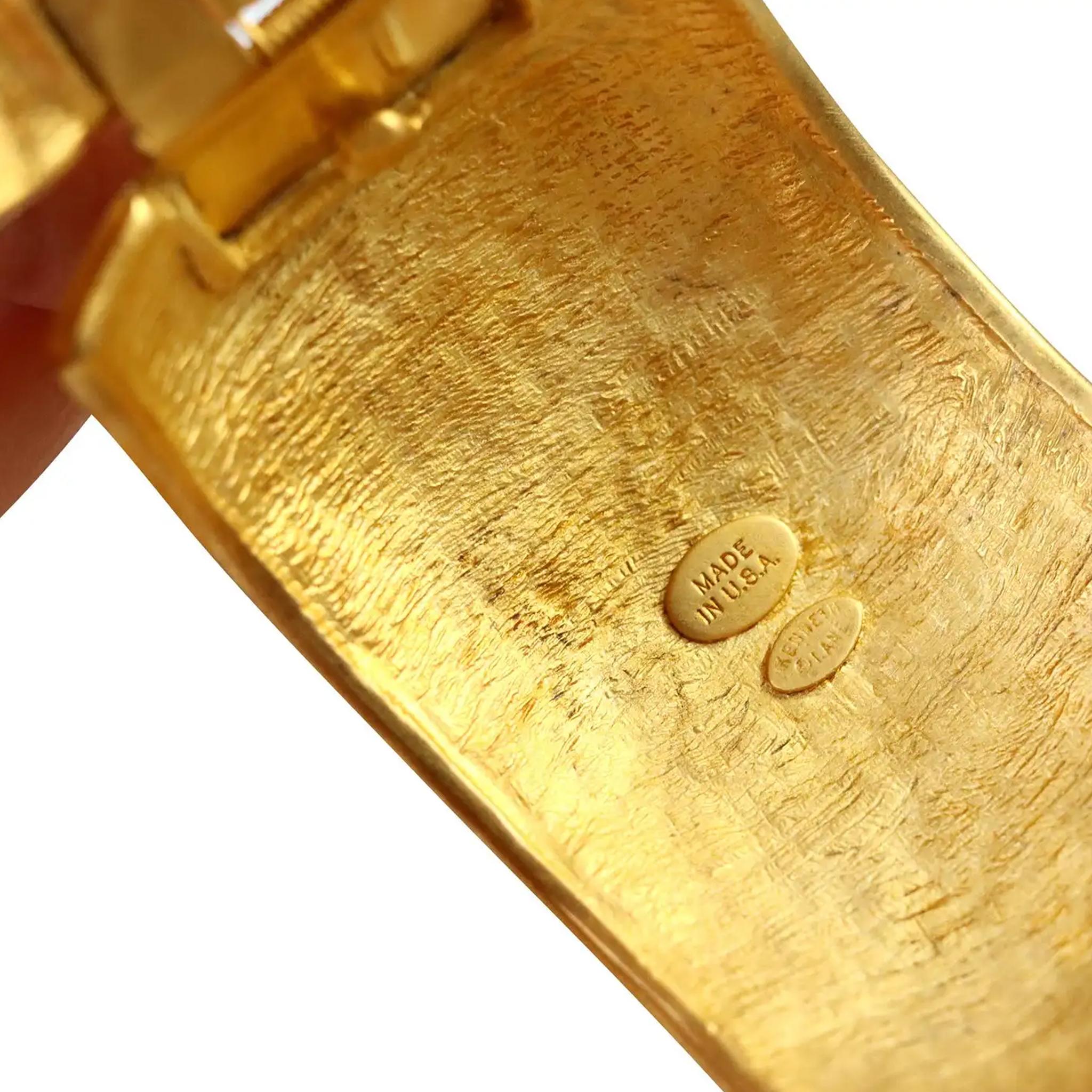 Kenneth Jay Lane 22k vergoldetes strukturiertes Manschettenarmband mit Stern-Kristall-Detail im Angebot 7