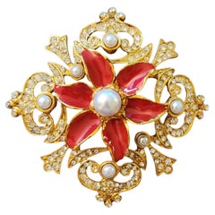 Kenneth Jay Lane Barocke Brosche mit roter Emaille und Perlenblüten