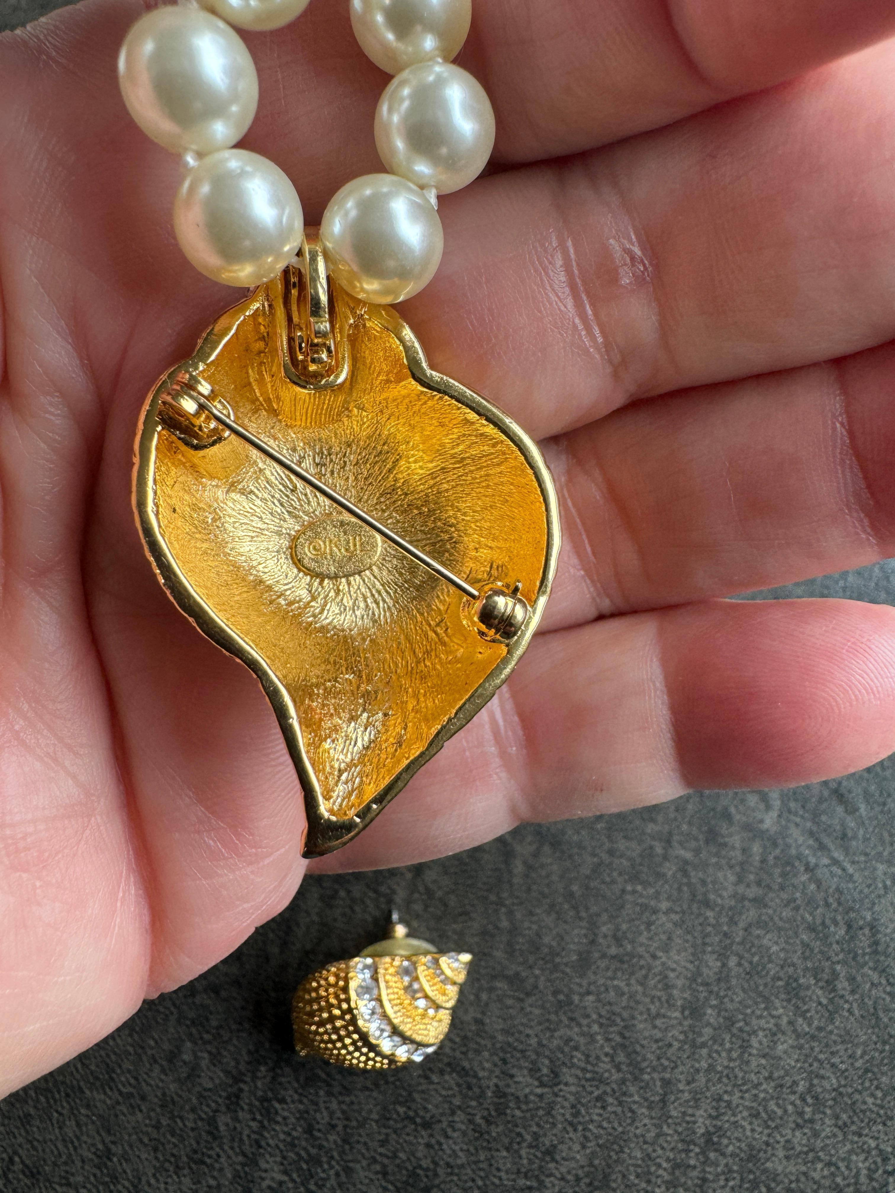 Kenneth Jay Lane Set de Broche y Pendientes Concha de Cristal KJL en venta 4