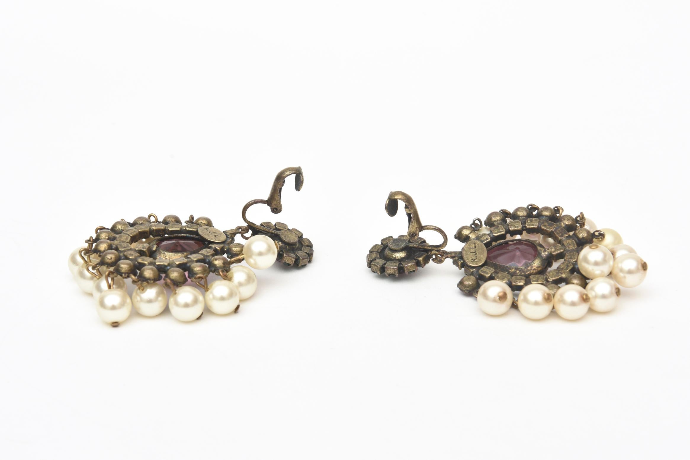 Vintage Kenneth Jay Lane Green, Purple Pearl Dangle Chandelier Clip On Earrings  In Good Condition For Sale In North Miami, FL
