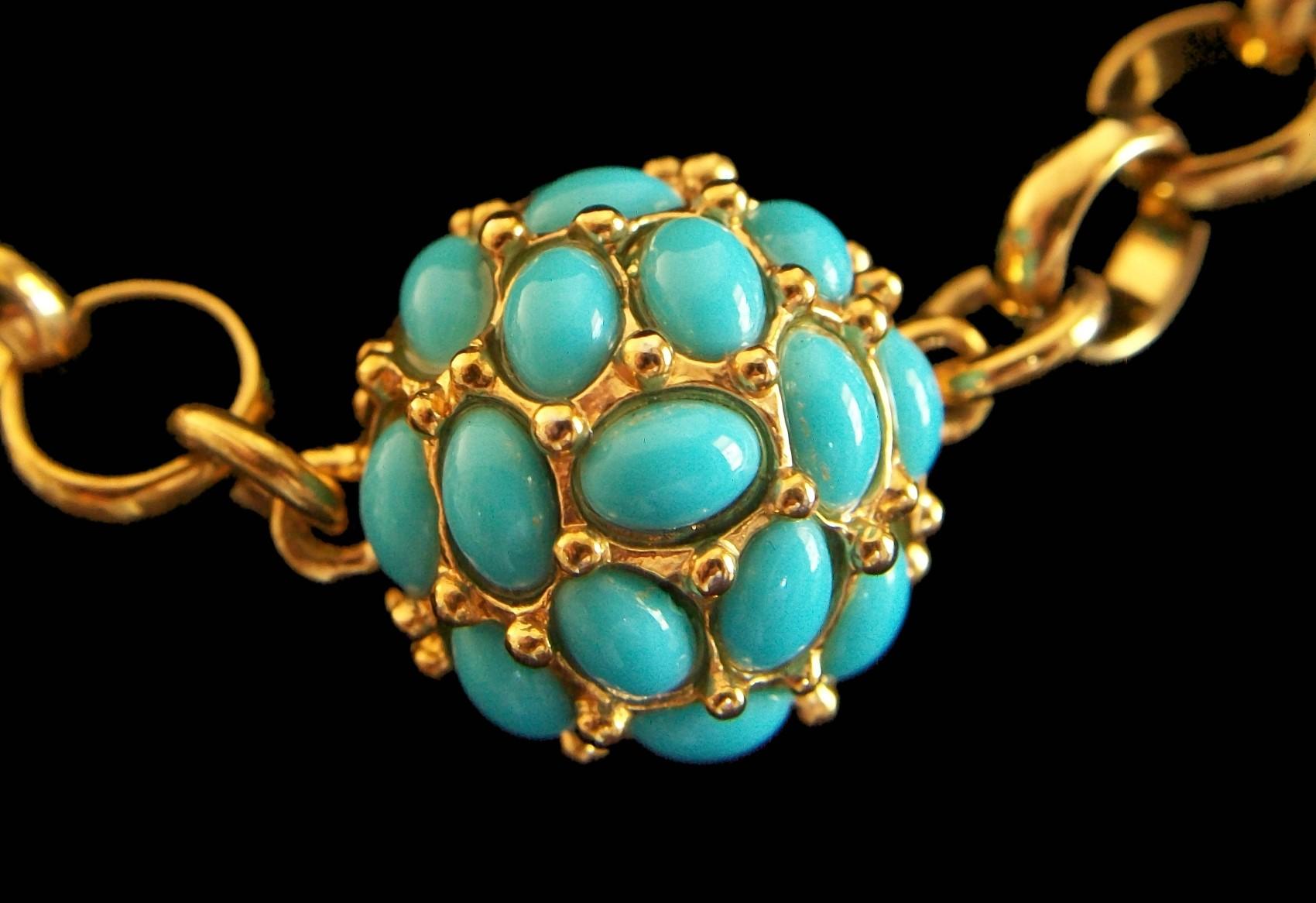 Kenneth Jay Lane, collier en fausse turquoise et plaqué or, États-Unis, circa 1990 en vente 5