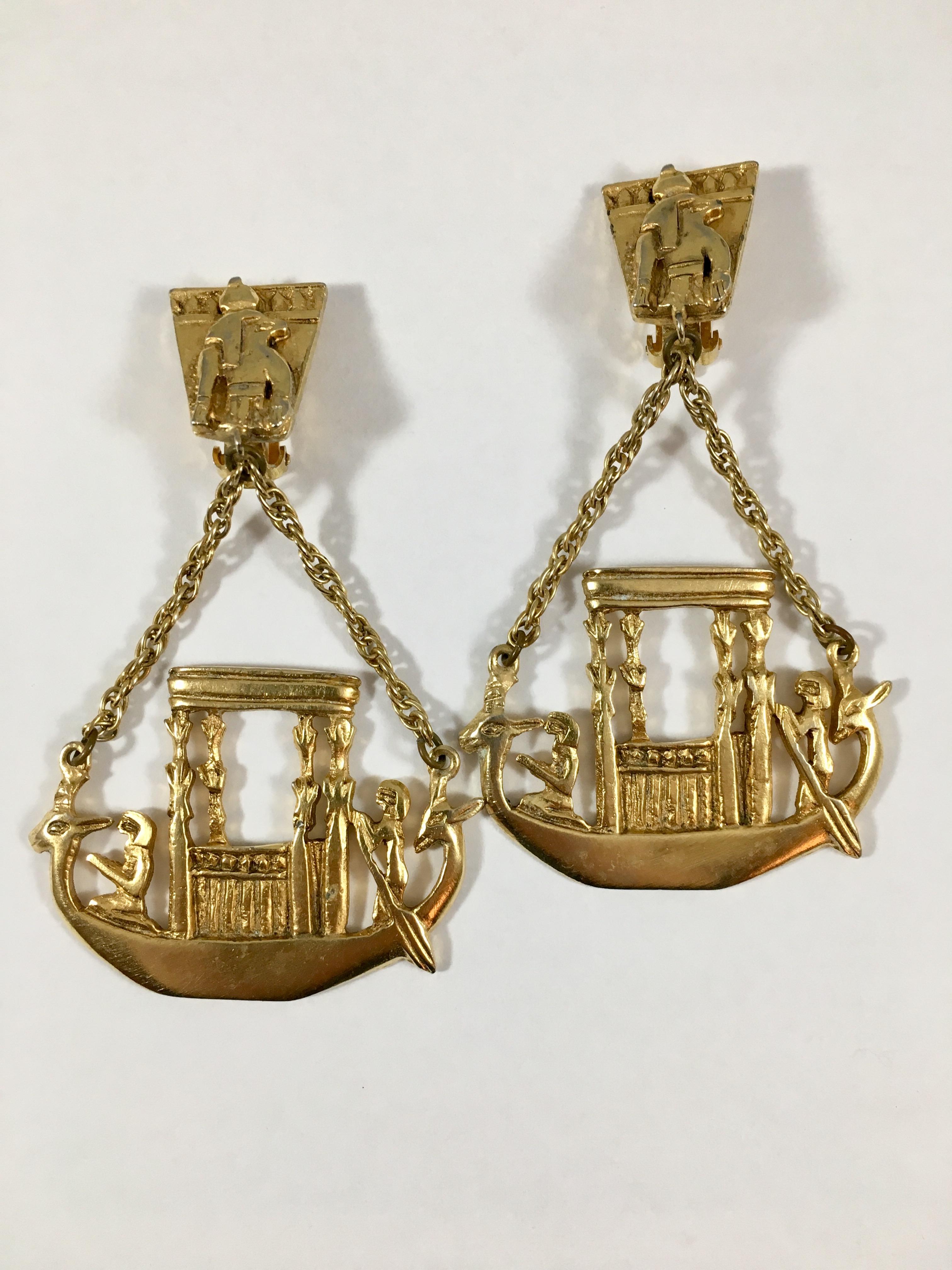 Kenneth Jay Lane Huge Egyptian Earrings 1970s In Excellent Condition In Chicago, IL