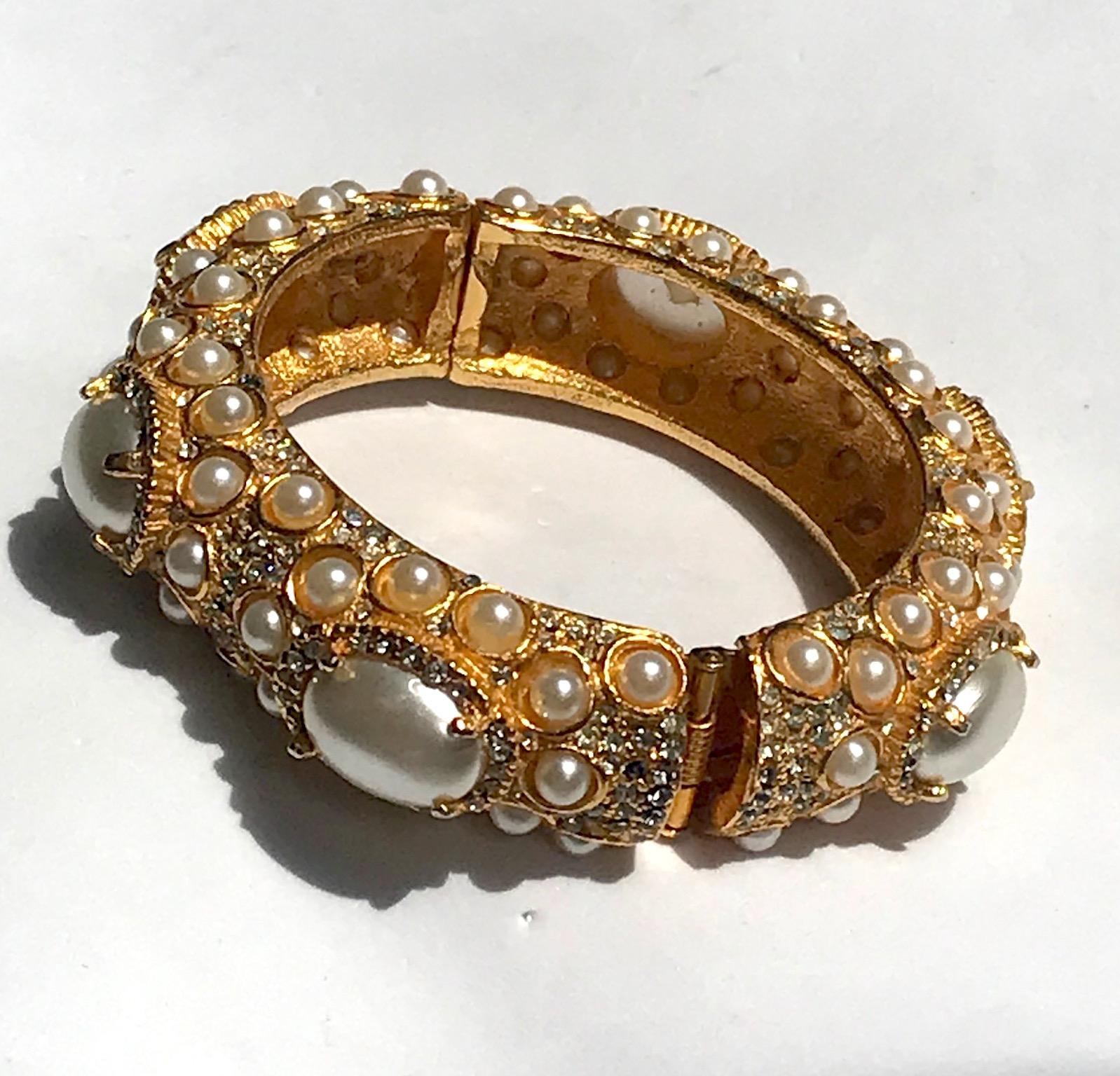 Kenneth Jay Lane, Bracciale con cabochon di perle della Collezione GRaxe 1980 di Kenneth Lane 3