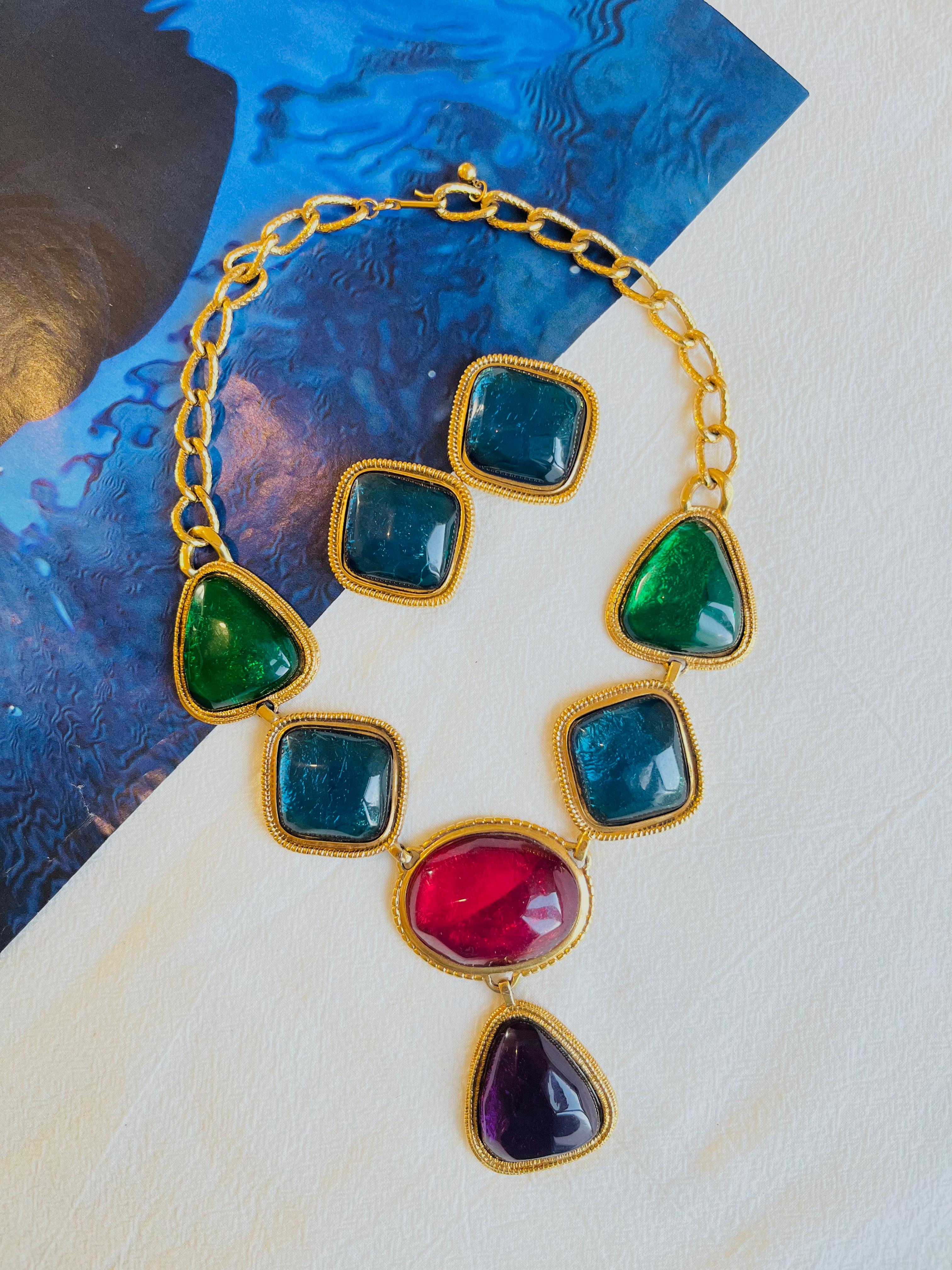 Kenneth Jay Lane KJL Avon Vintage Gripoix Cabochons Emerald Sapphire Ruby Amethyst Set Chunky Y Necklace Earrings, Gold Tone

Very good condition. Light scratches, barely noticeable. 100% Genuine. Vintage and rare to find.

This beautiful jewelry