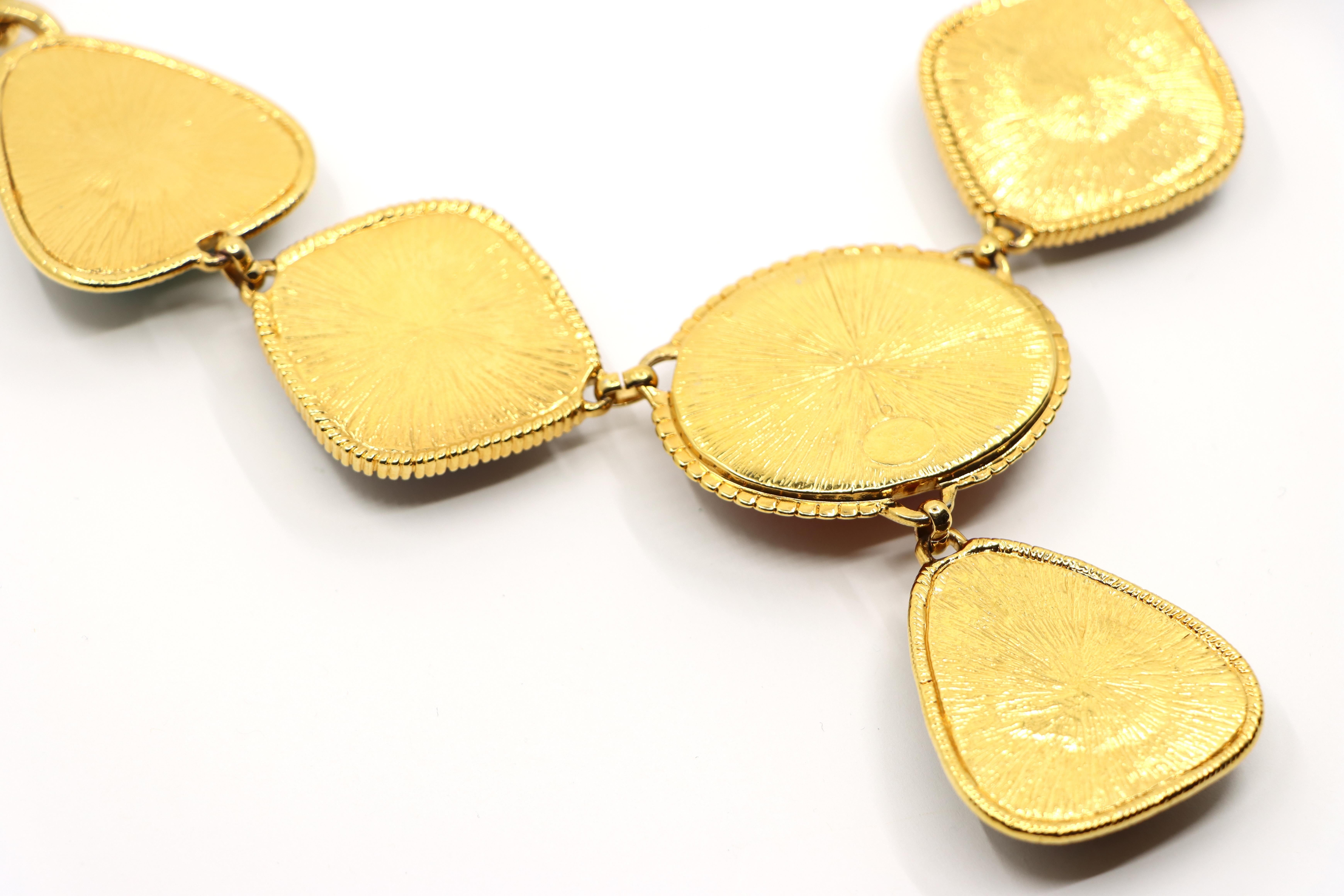 Kenneth Jay Lane KJL Collana con Cabochons Gripoix Avon in vendita 5