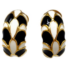 Kenneth Jay Lane KJL Black and White Enamel Clip on Earrings in Gold