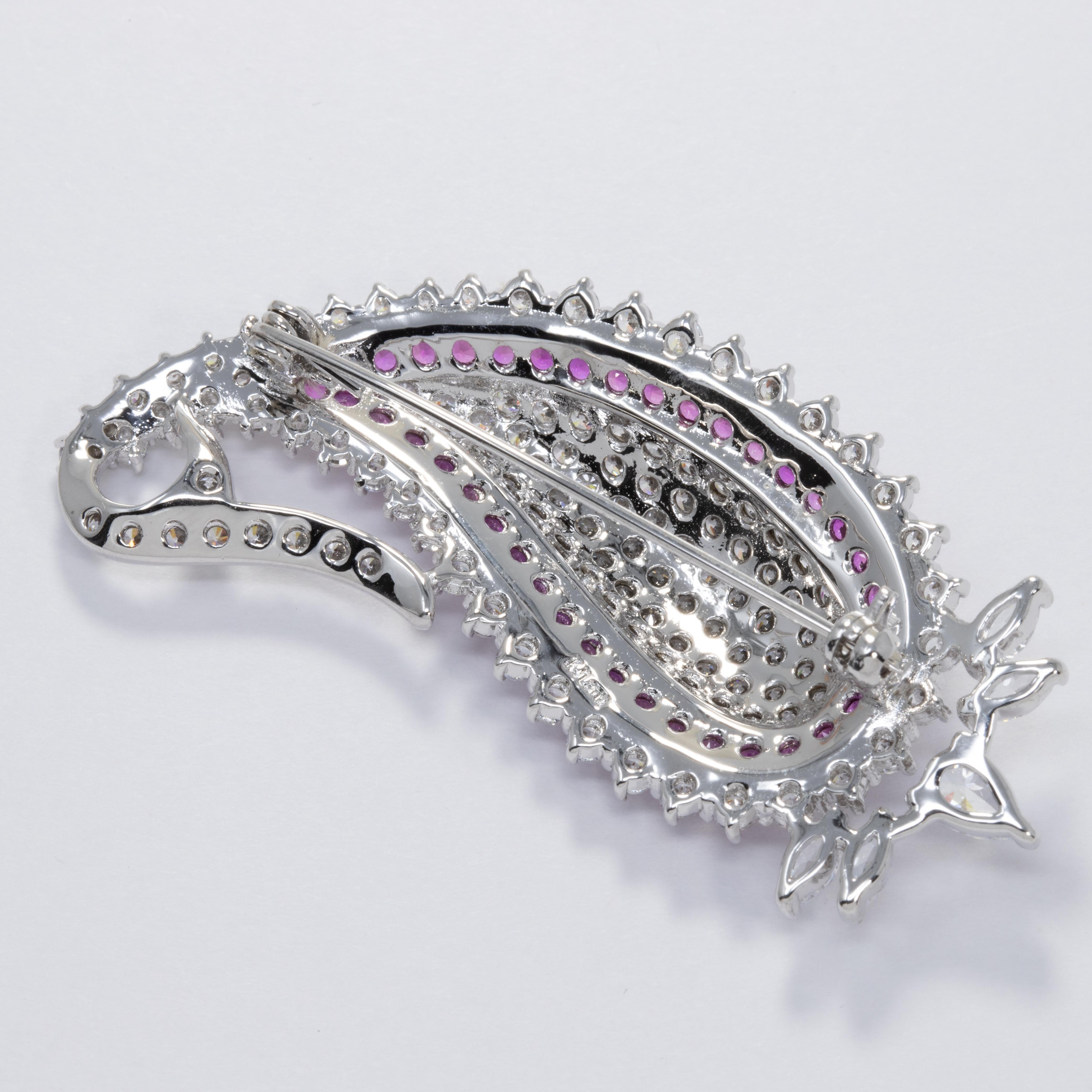 Kenneth Jay Lane KJL CZ Embellished Pave Crystal Paisley Motif Pin Brooch In New Condition For Sale In Milford, DE