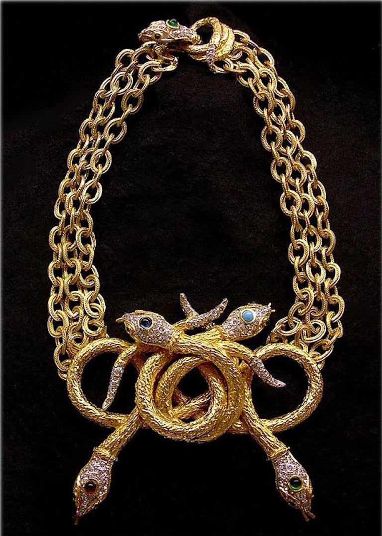 Kenneth Jay Lane, K.J.L. Pre 1973s Snake Clasp Necklace. For Sale 15