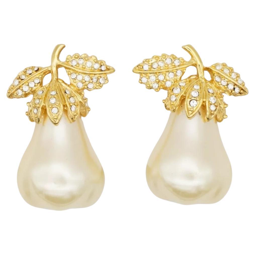 Kenneth Jay Lane KJL Vintage Large White Pearl Pear Crystals Leaf Clip Earrings en venta