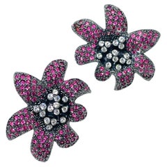 KENNETH JAY LANE KJL vintage pink rhinestones flower designer clip on earrings