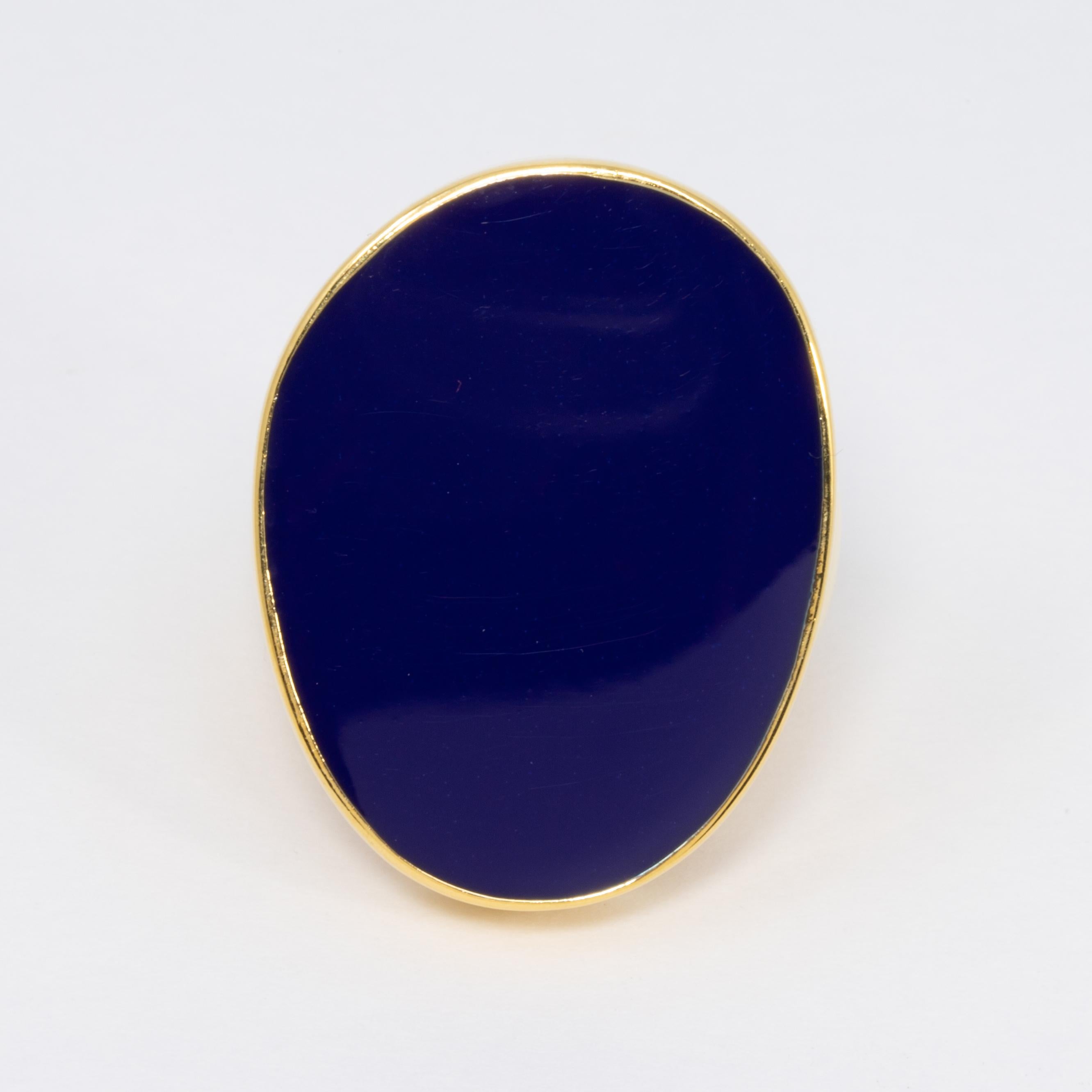 Modern Kenneth Jay Lane Lapis Lazuli Blue Flat Enamel Oval Cocktail Ring in Gold, KJL