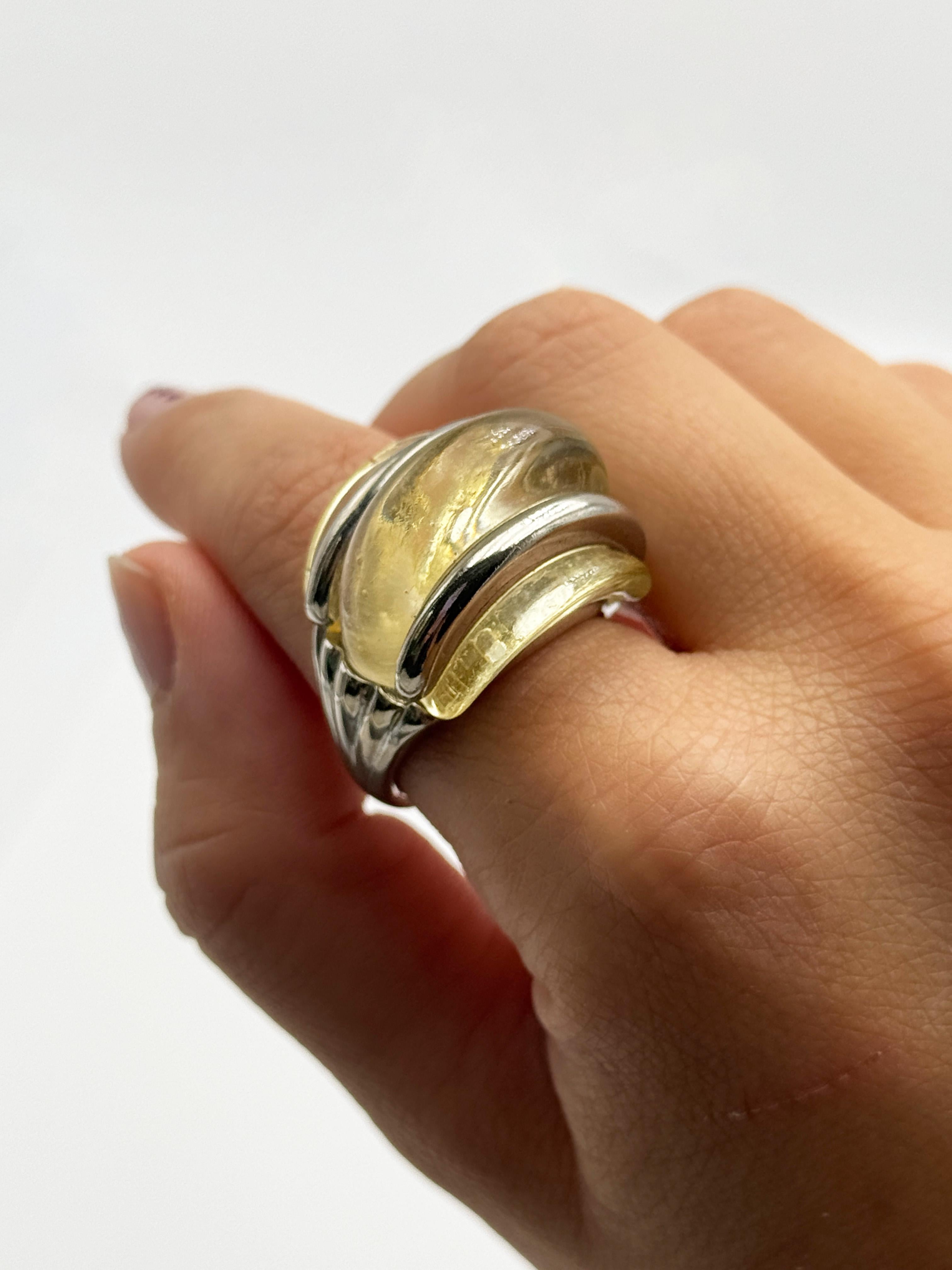 Kenneth Jay Lane Lucite gerippte Kuppel Cocktail Vintage Modernist Ring im Angebot 4