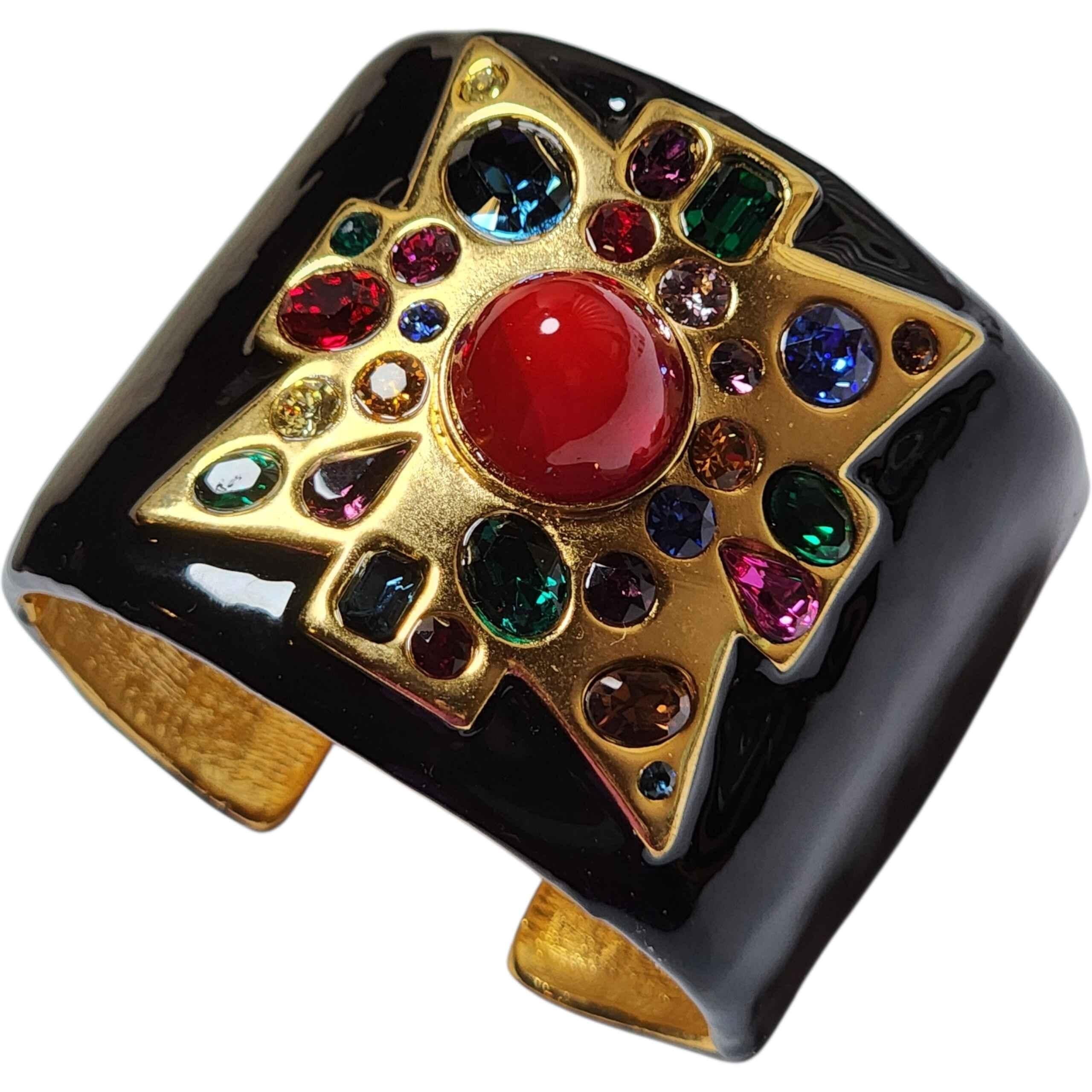 Kenneth Jay Lane Pulsera Brazalete Cruz de Malta Negro y Oro Couture Statement Cabujón