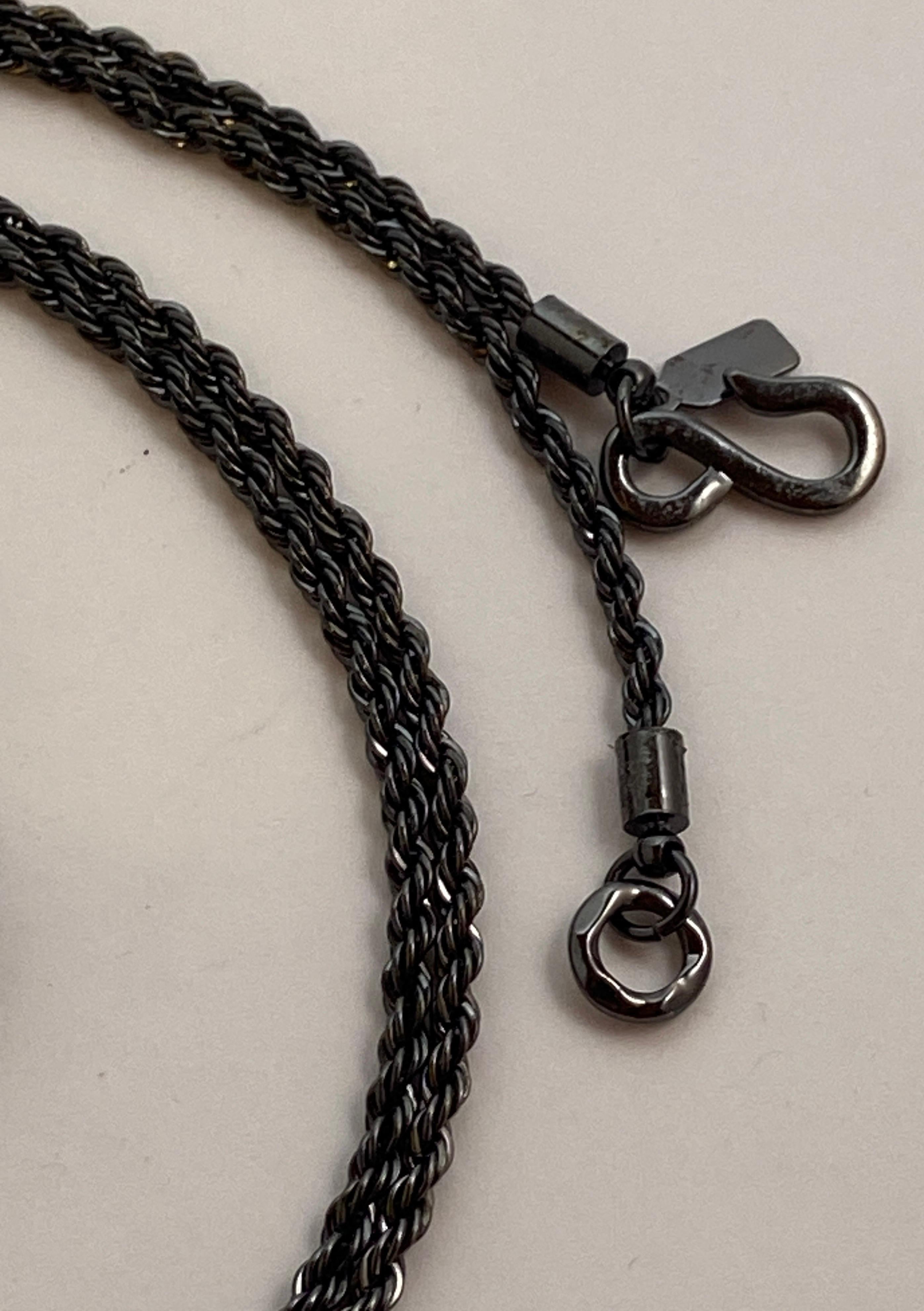  Kenneth Jay Lane - Ensemble pendentif et collier « serpent » en strass noir de taille moyenne Unisexe 