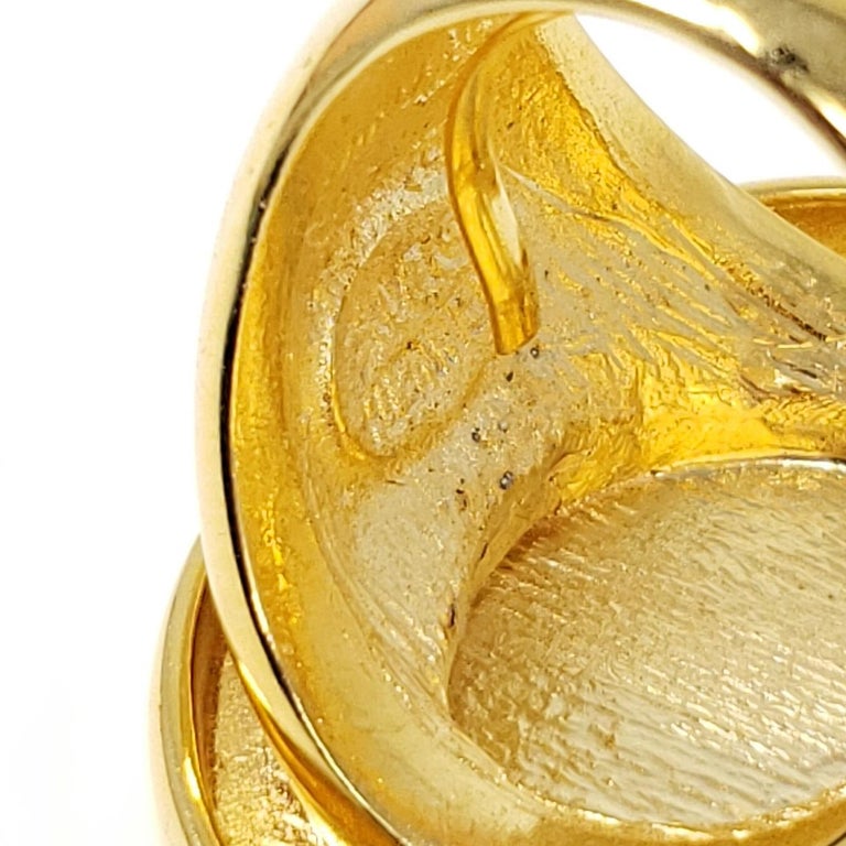 Women's or Men's Kenneth Jay Lane Midnight Black Flat Enamel Oval Cocktail Ring in Gold, KJL For Sale