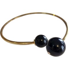 Kenneth Jay Lane - Collier ras du cou moderniste en onyx noir et ton or avec boule
