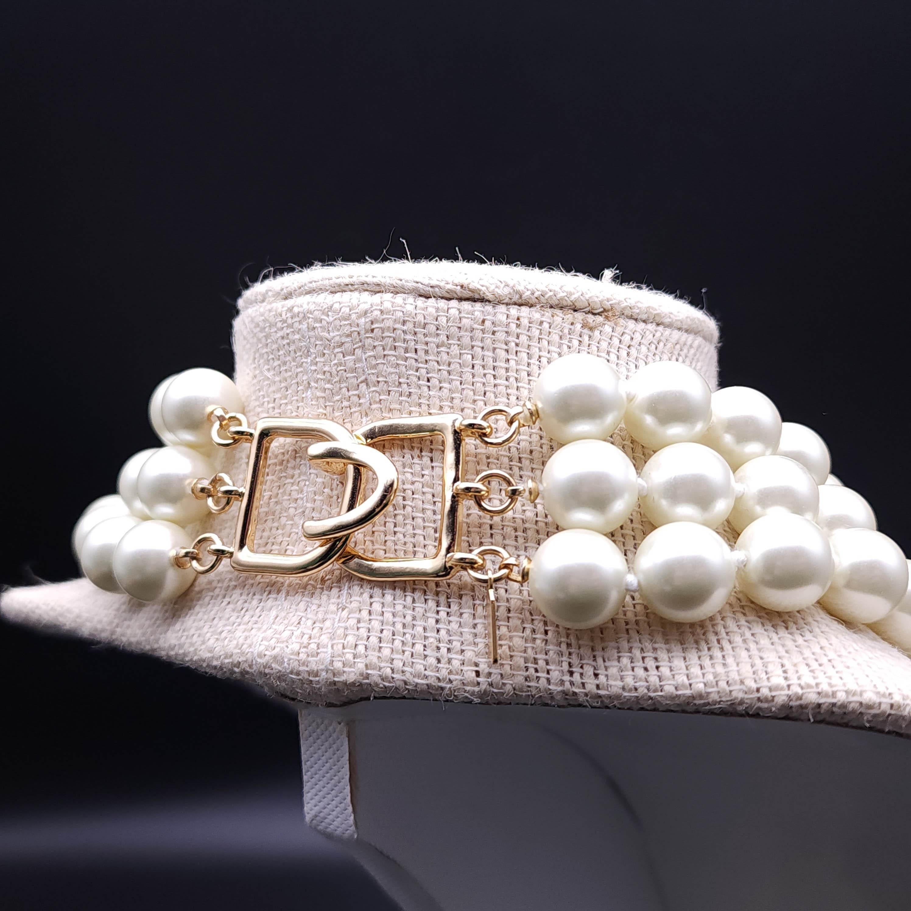 fake pearl necklace