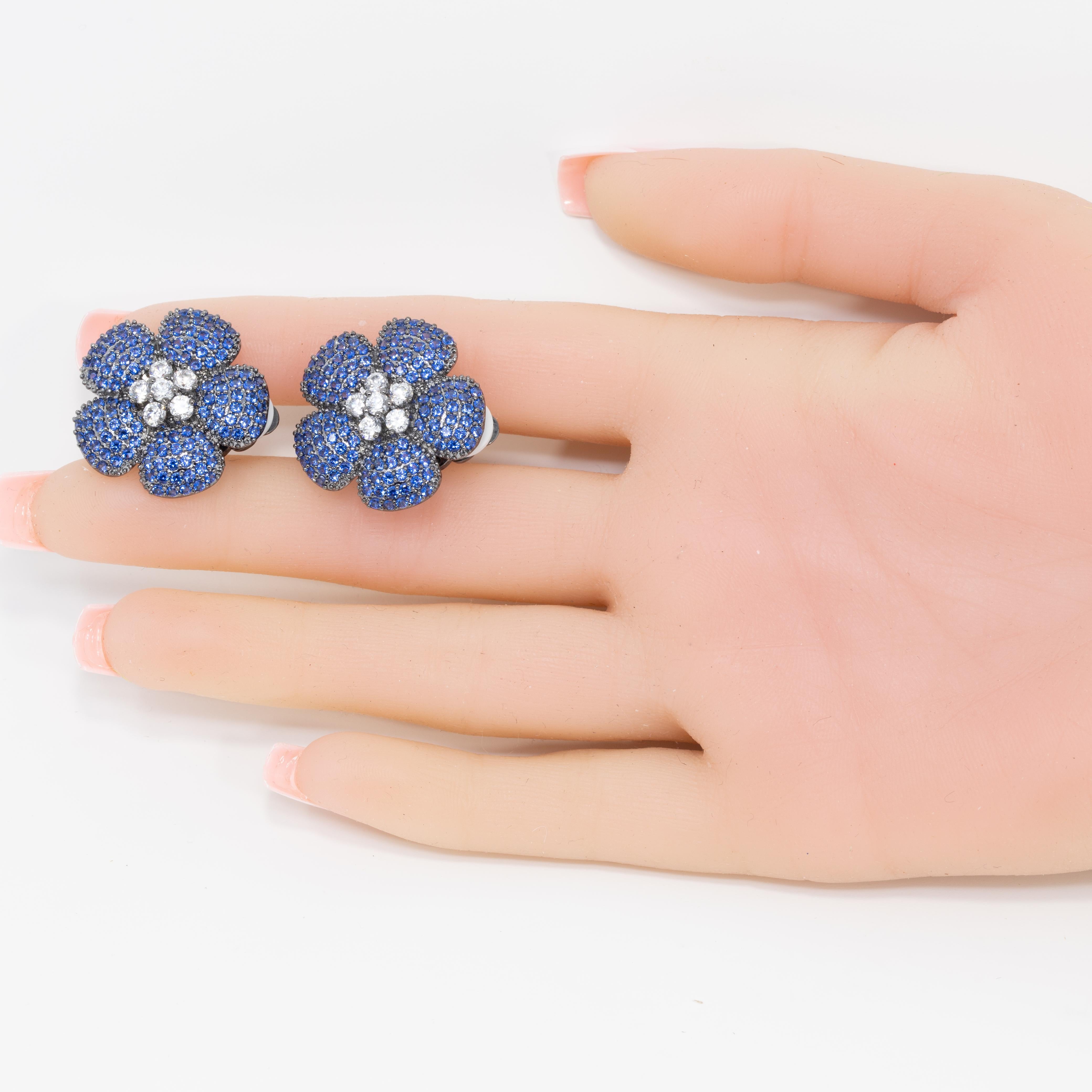 Kenneth Jay Lane Pave Sapphire Cubic Zirconia Flower Button Clip On Earrings In New Condition In Milford, DE