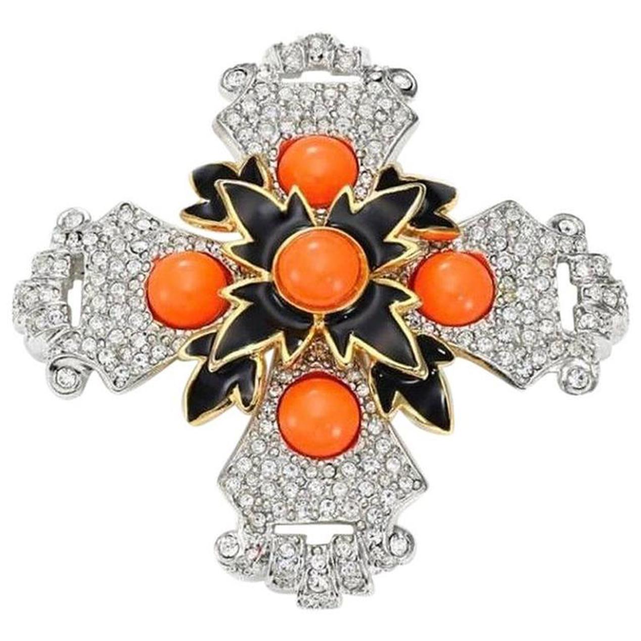 Kenneth Jay Lane Signed KJL MALTESE CROSS Pin Brooch Pendant Estate Find In Excellent Condition For Sale In Montreal, QC