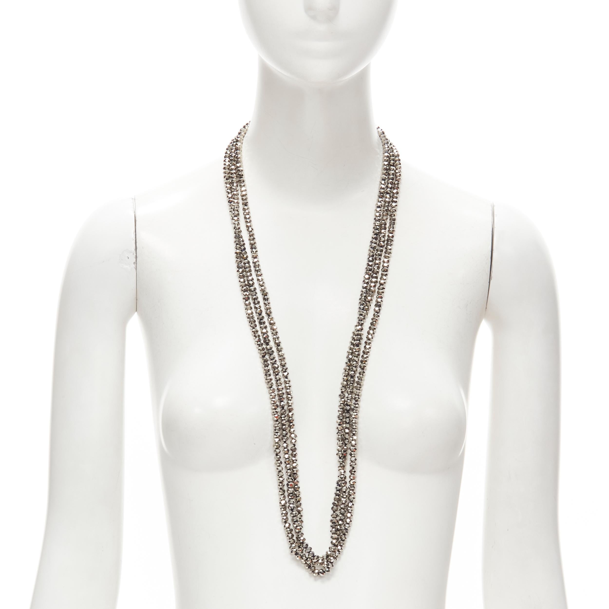Kenneth Jay Lane, collana doppia con perline geometriche d'argento e perline grandi blu In condizioni buone in vendita a Hong Kong, NT
