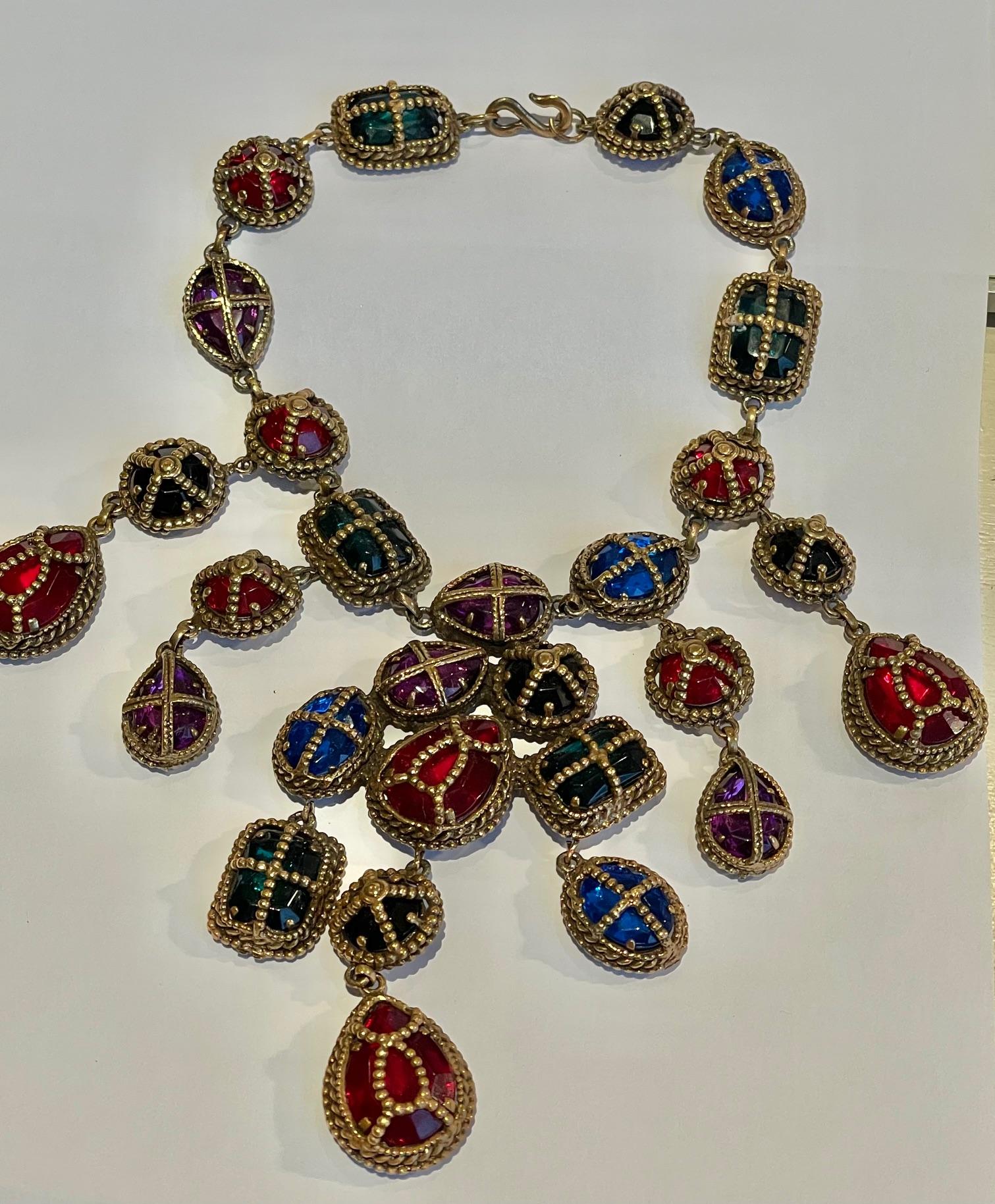 Ensemble collier et boucles d'oreilles KENNETH JAY LANE Vintage Statement Royal Cross Cabochons en vente 4
