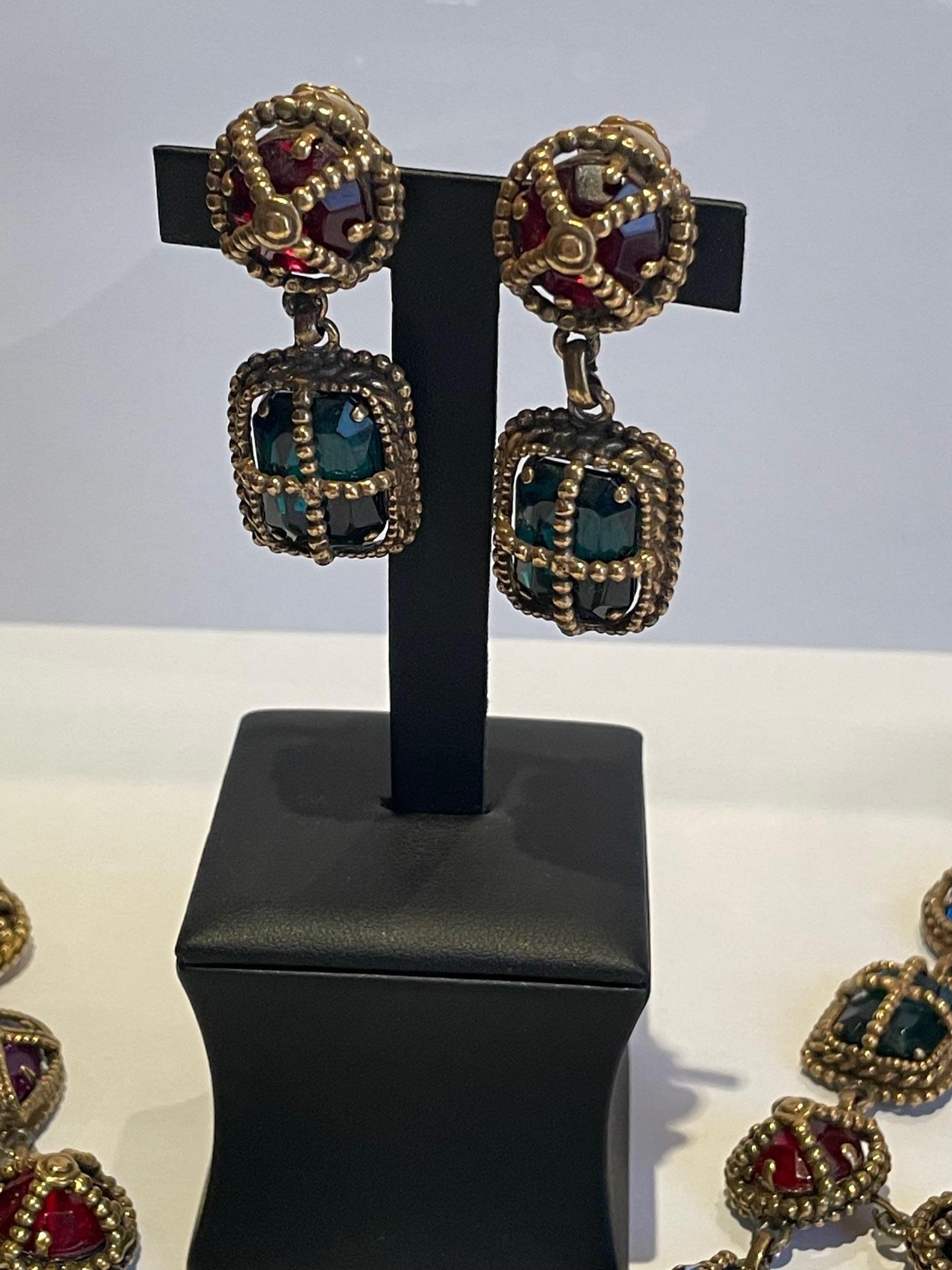 Ensemble collier et boucles d'oreilles KENNETH JAY LANE Vintage Statement Royal Cross Cabochons en vente 5