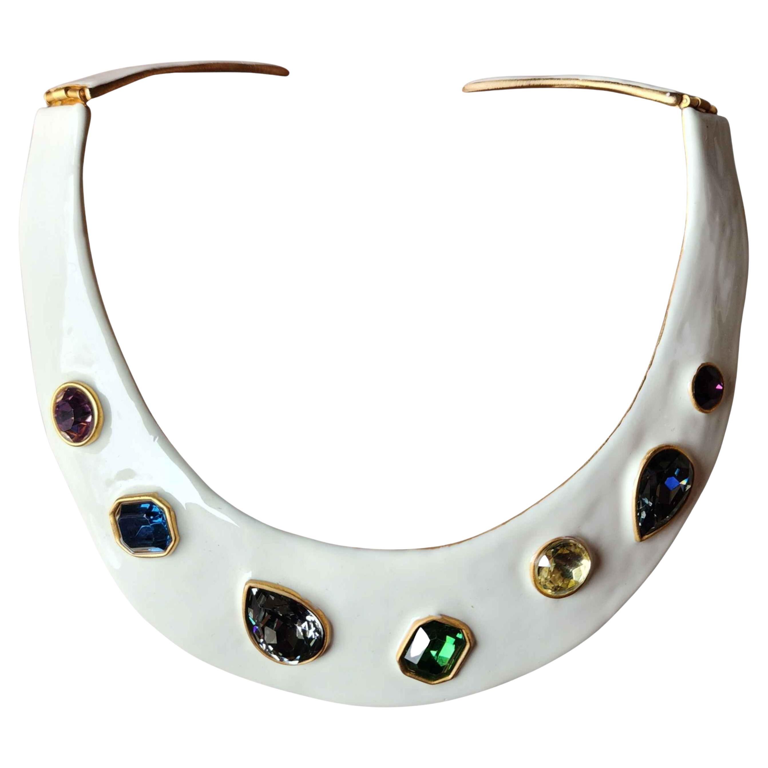 Kenneth Jay Lane's Collare Collana Jewell con Smalto Bianco Pezzo di Dichiarazione Vintage