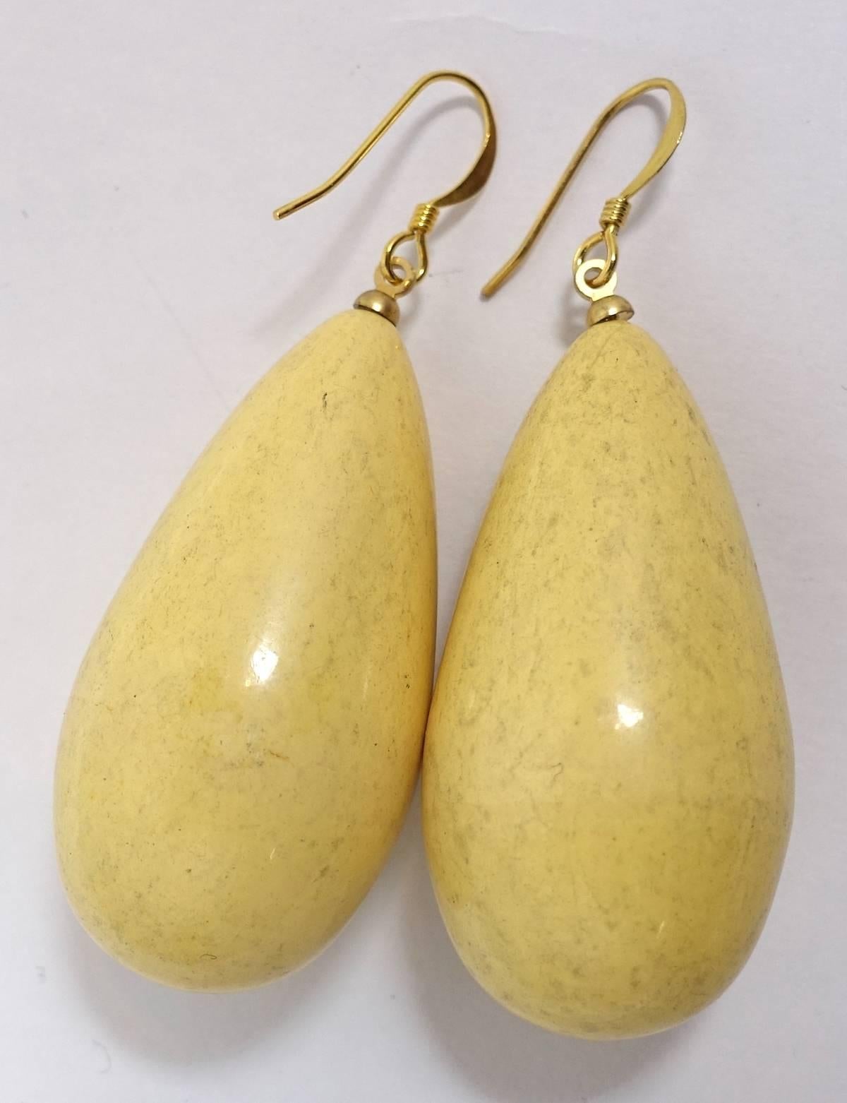 Kenneth Jay Lane Yellow Teardrop Pierced Earrings In Excellent Condition For Sale In New York, NY