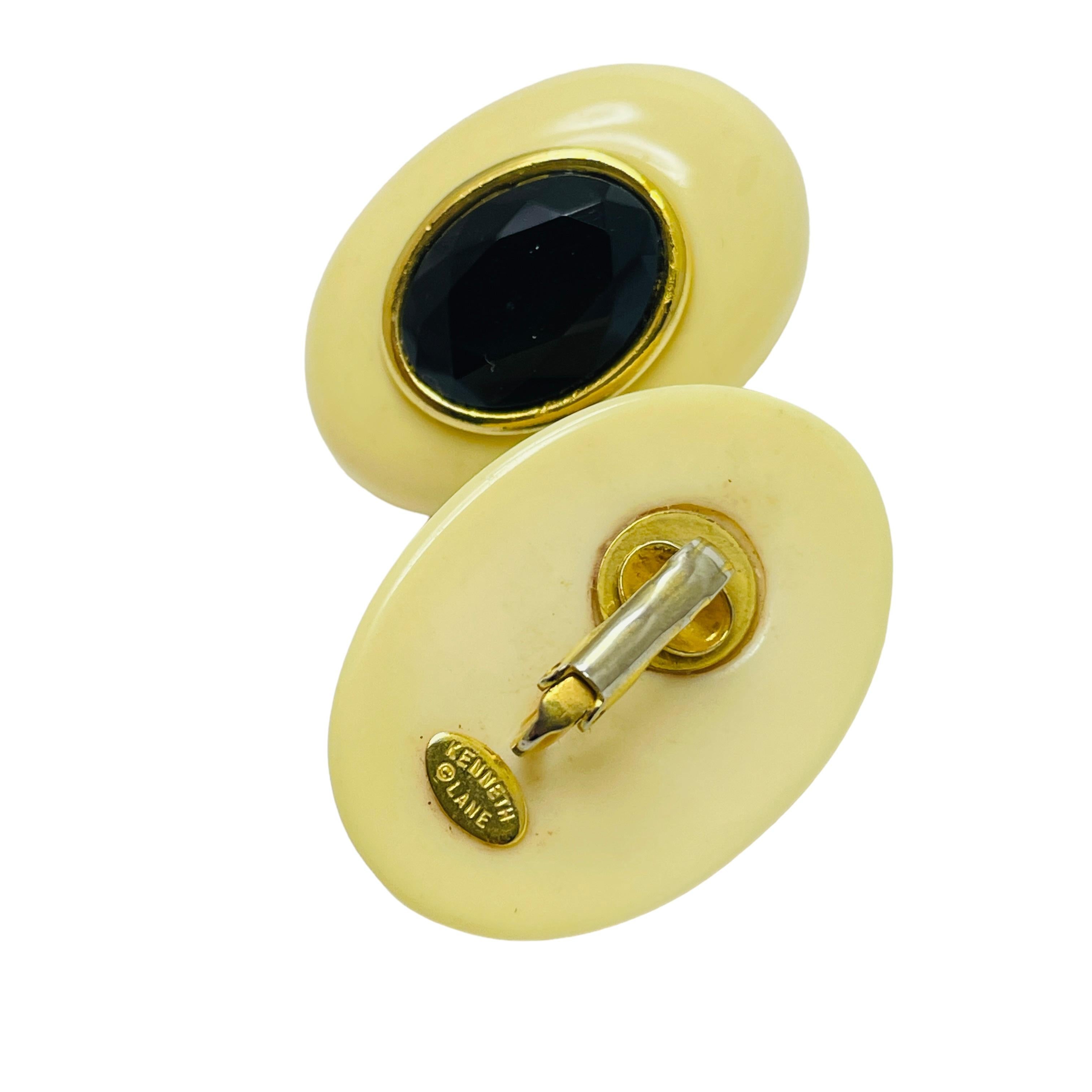 KENNETH LANE signed vintage gold lucite designer clip on earrings In Good Condition For Sale In Palos Hills, IL